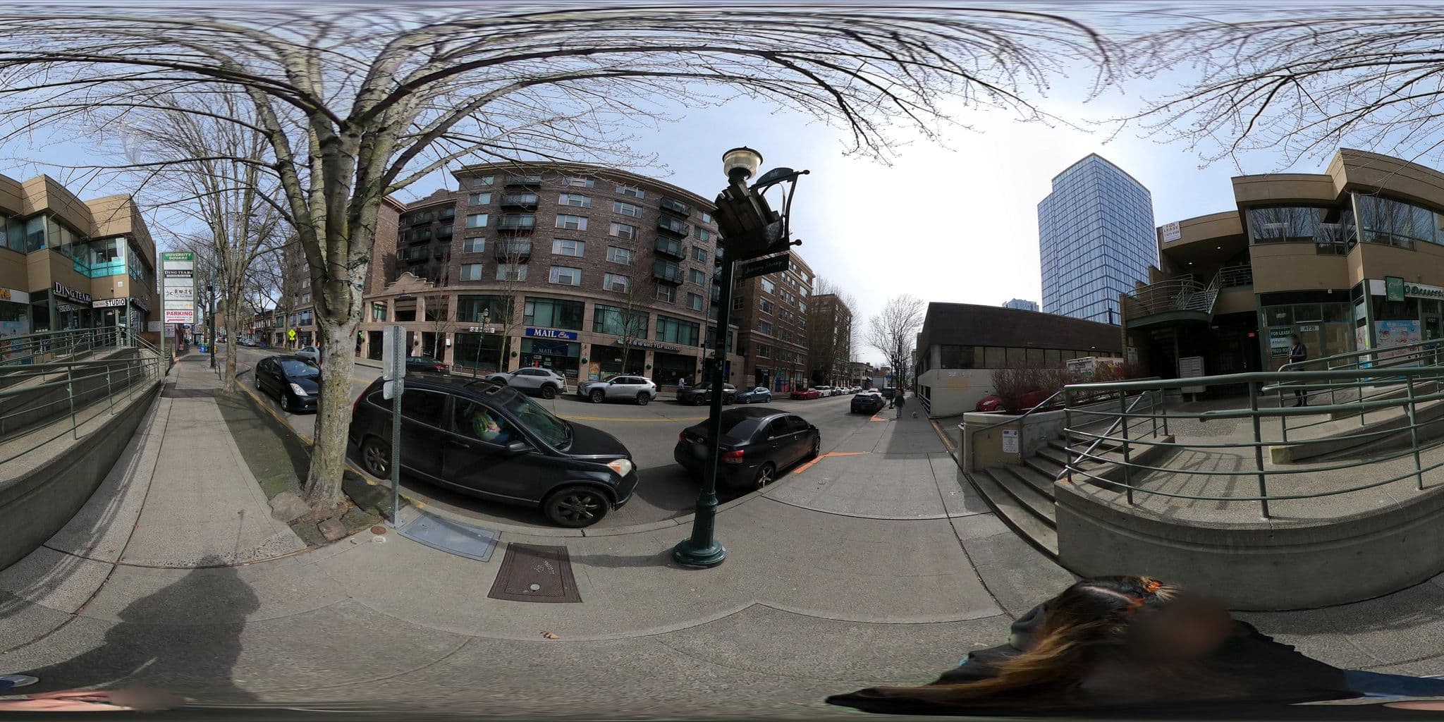 Street view near Le Nantes Cafe, Seattle — © julievu (CC BY-SA · Mapillary)