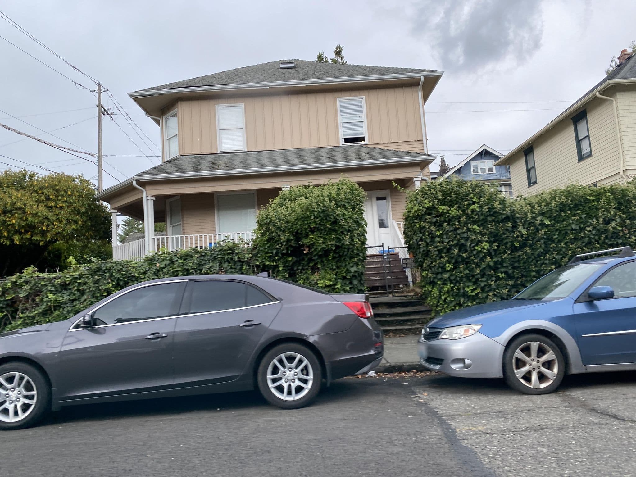 Street view near New Bardo Hotel, Seattle — © cmiles (CC BY-SA · Mapillary)