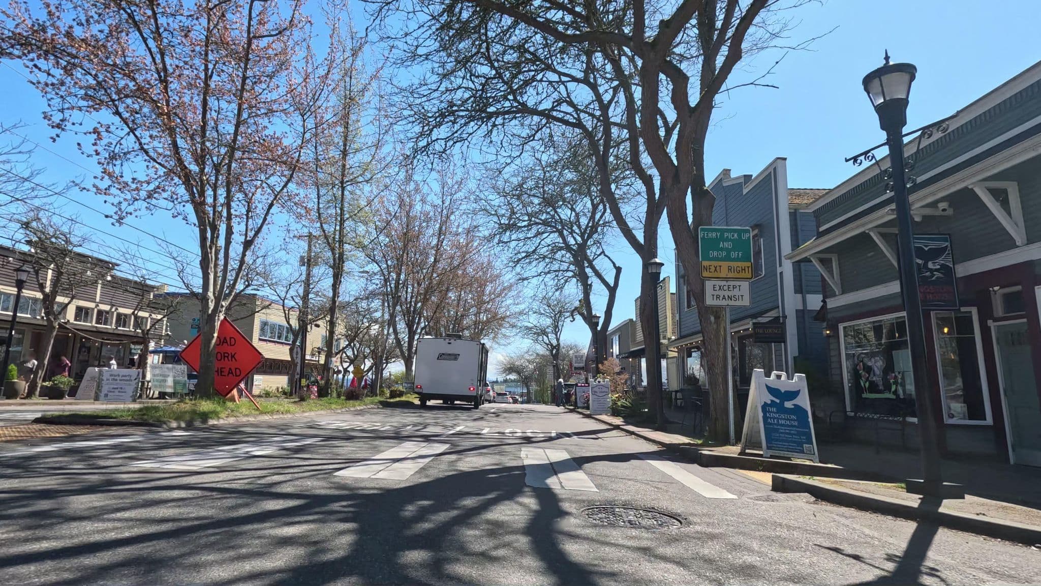 Street view near The Kingston Inn, Suquamish — © natfoot (CC BY-SA · Mapillary)