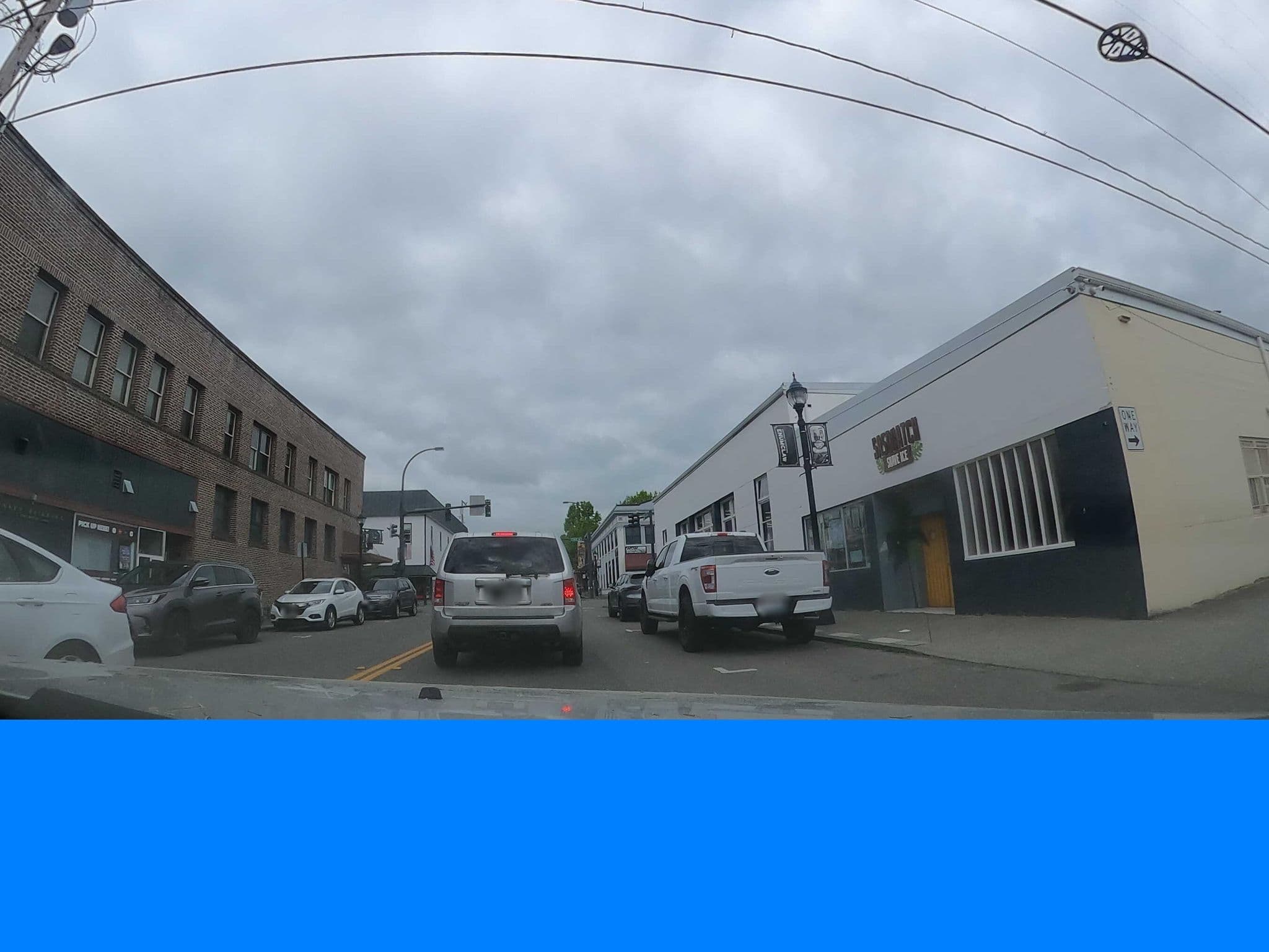 Street view near Sunrise Lodge, Enumclaw — © Lumikeiju (CC BY-SA · Mapillary)