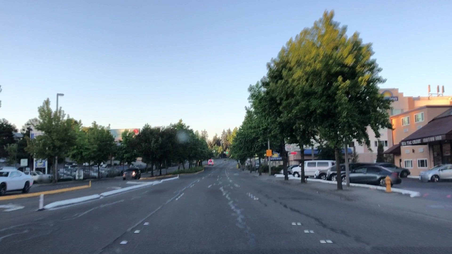 Street view near Motor Inn, SeaTac — © lvl5 (CC BY-SA · Mapillary)