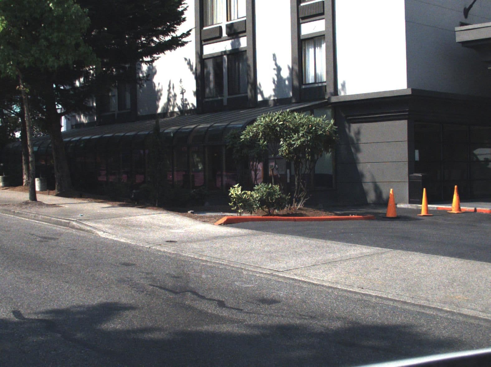 Street view near Comfort Inn & Suites, SeaTac — © jacksoe (CC BY-SA · Mapillary)