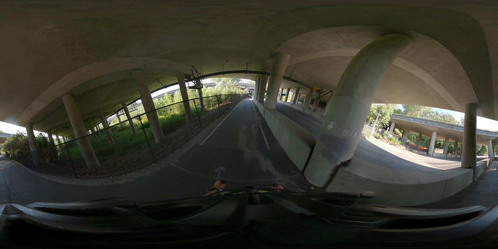 Street view near Shulman's Air BNB, Eastgate — © qwhelan (CC BY-SA · Mapillary)