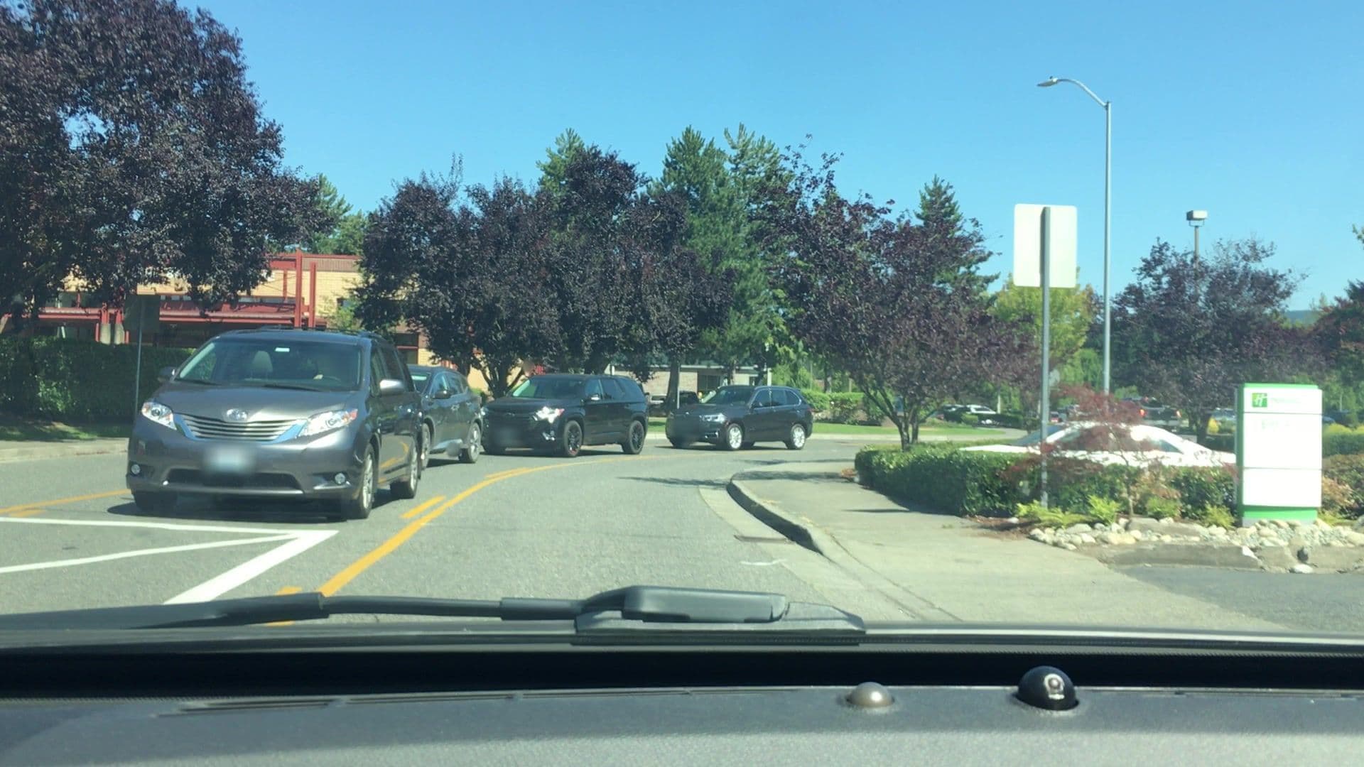 Street view near Pool at Holiday Inn, Issaquah — © lvl5 (CC BY-SA · Mapillary)
