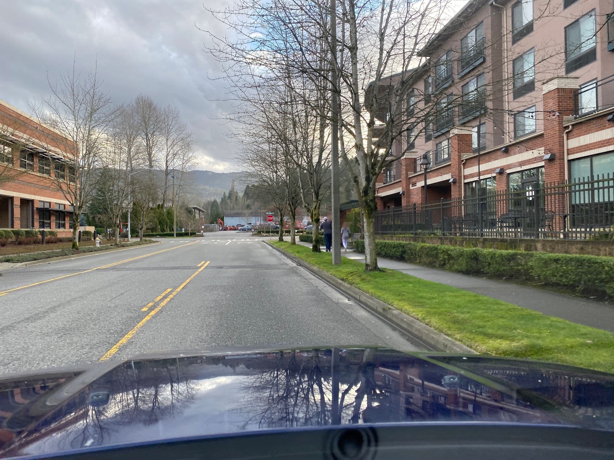 Street view near Hilton Garden Inn, Issaquah — © annieross (CC BY-SA · Mapillary)