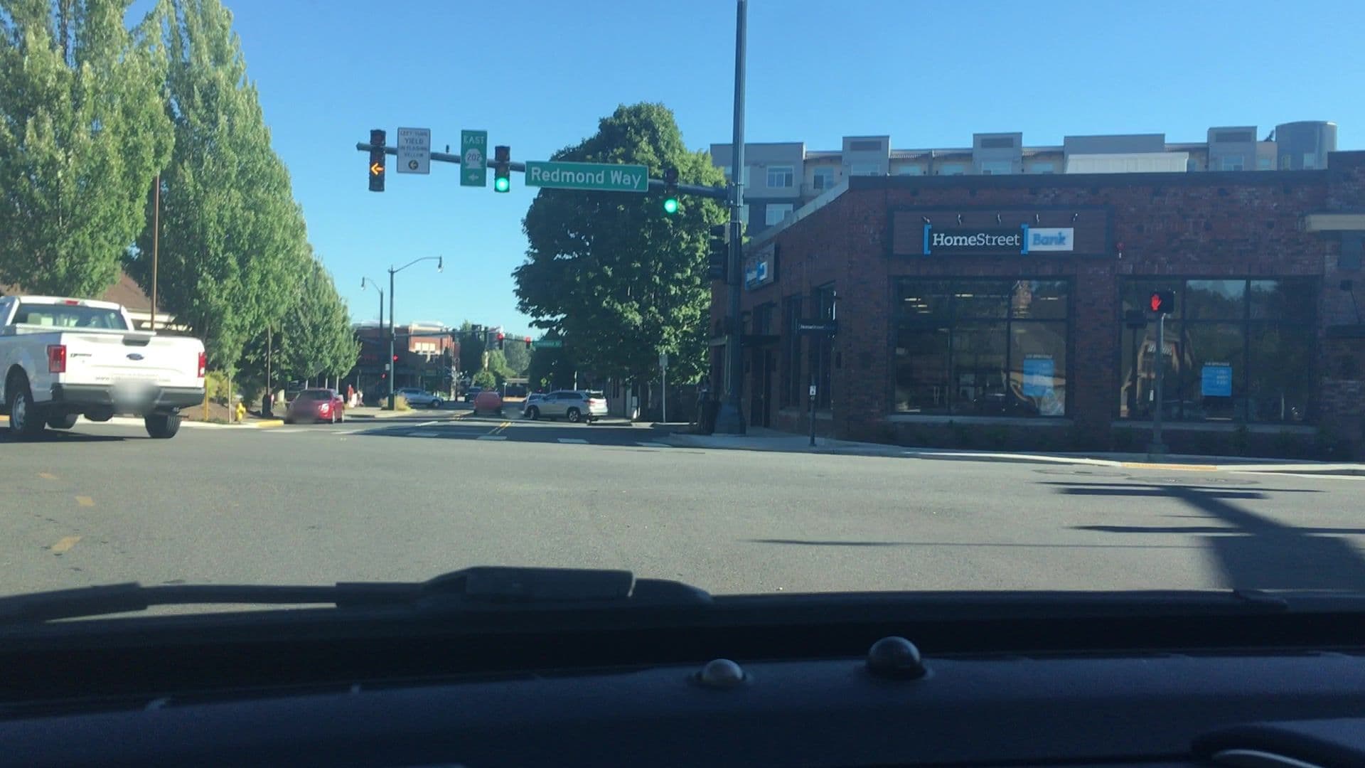 Street view near Comfort Suites Redmond Airport, Redmond — © lvl5 (CC BY-SA · Mapillary)