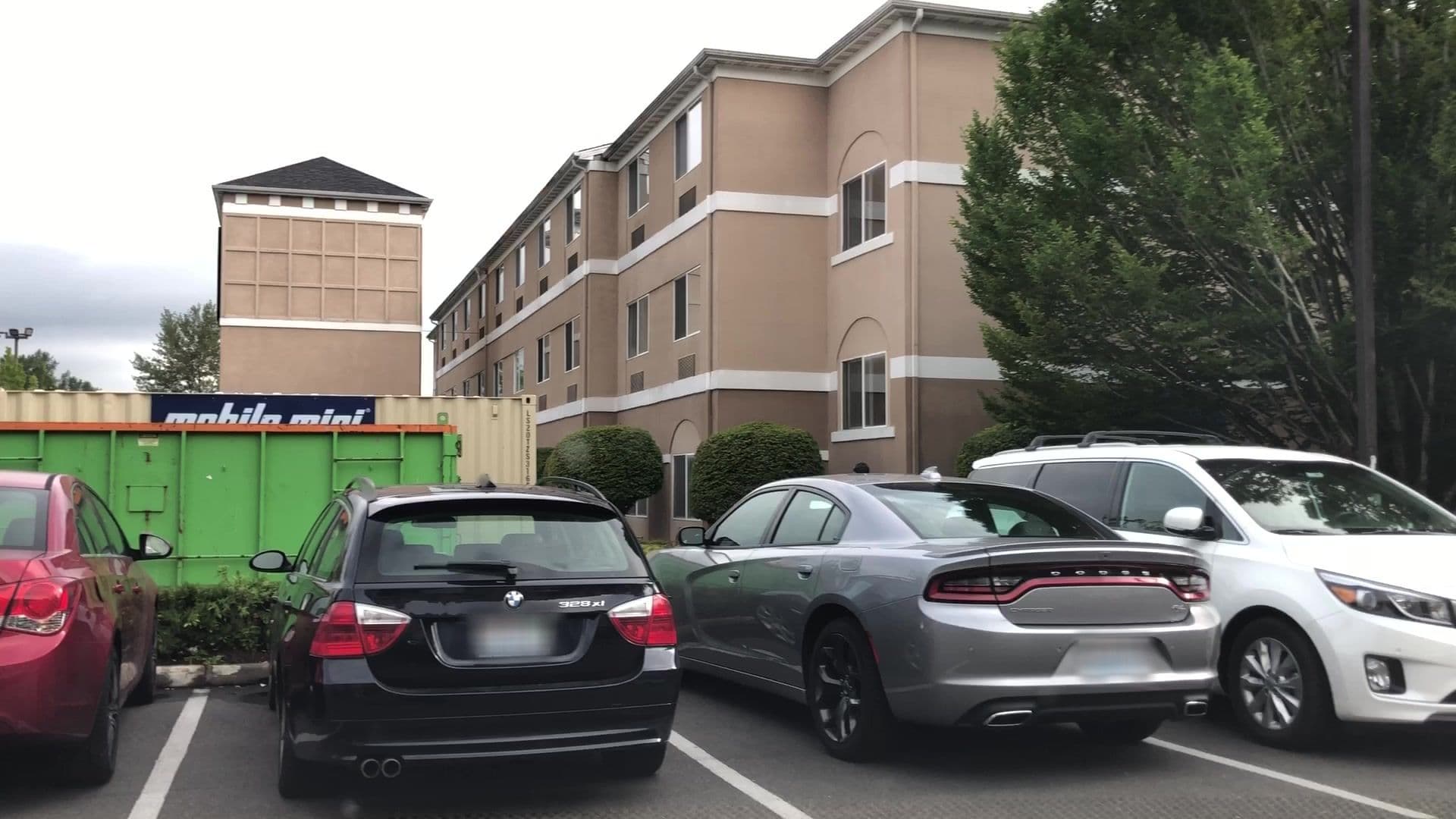 Street view near Holiday Inn Express Pool, Bothell West — © lvl5 (CC BY-SA · Mapillary)