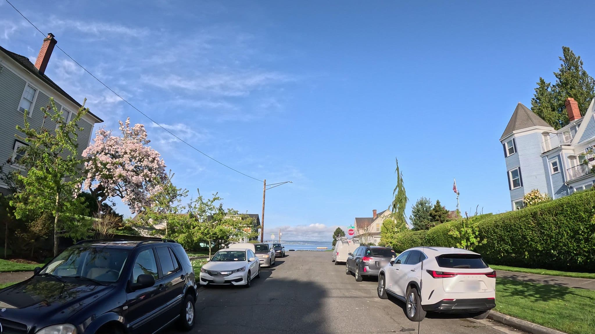 Street view near Bayside bed and breakfast, Everett — © robinmonks (CC BY-SA · Mapillary)