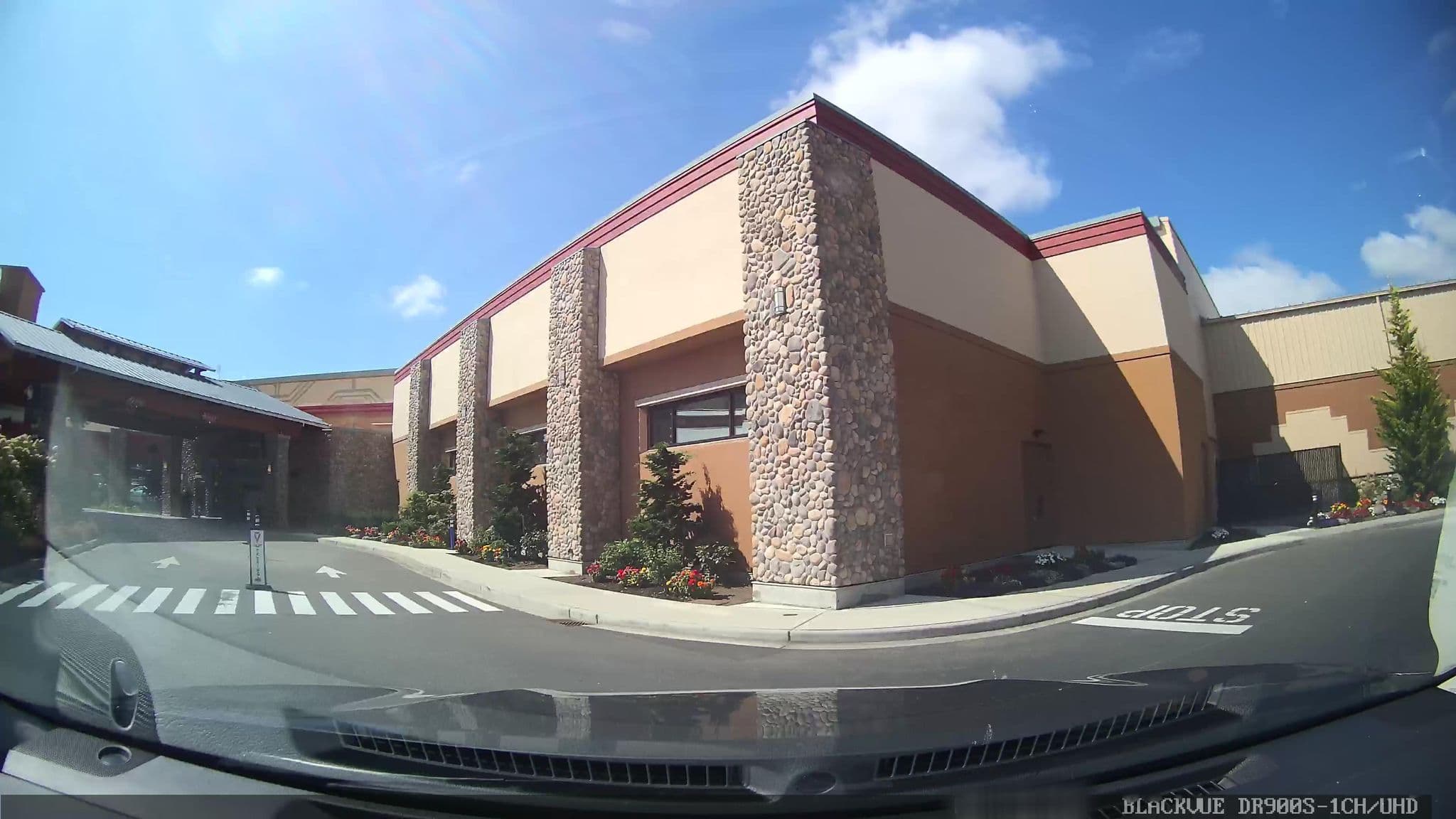 Street view near Hotel, Smokey Point — © damnitgetmybeer (CC BY-SA · Mapillary)
