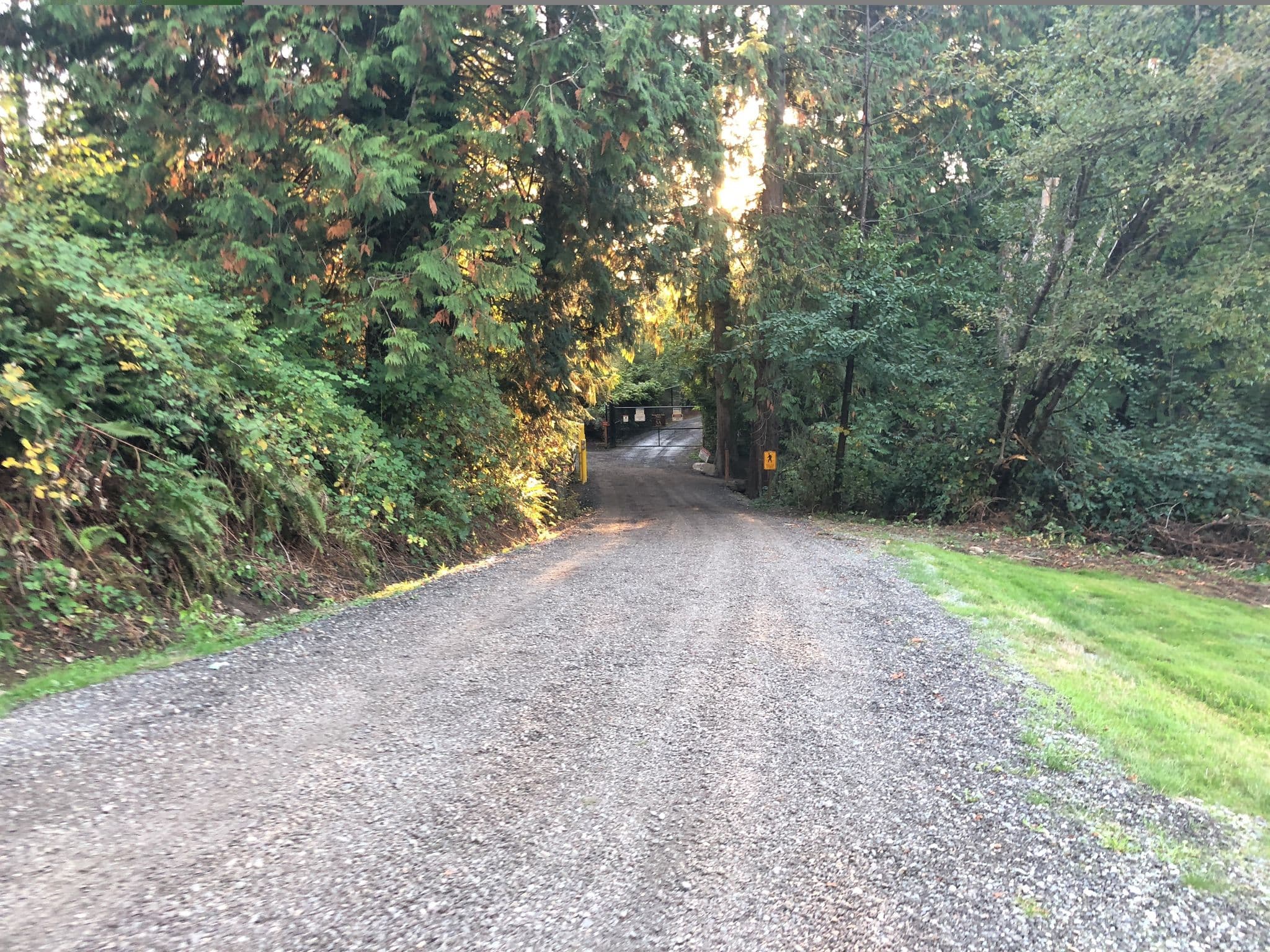 Street view near The Great Northern Hotel, Snoqualmie — © vayn (CC BY-SA · Mapillary)