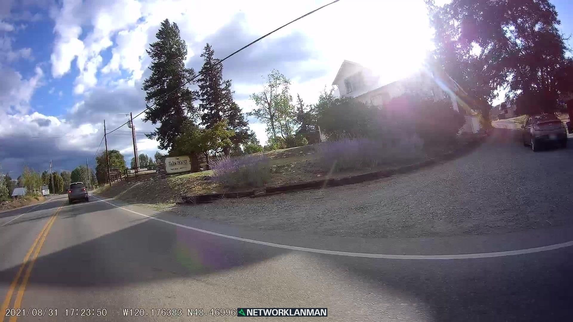 Street view near Farmhouse Inn B&B, Okanogan — © networklanman (CC BY-SA · Mapillary)