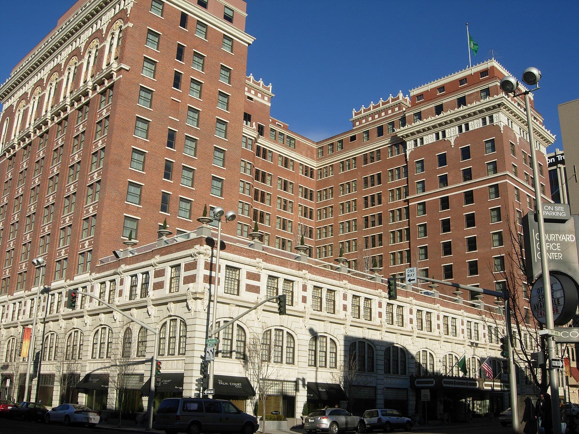 The Davenport Hotel (via Wikimedia Commons, Public domain)