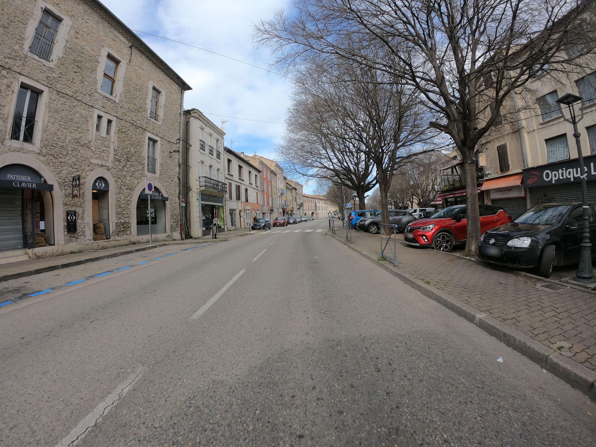 Street view near Hôtel du Commerce, Pont-Saint-Esprit — © joostjakob (CC BY-SA · Mapillary)