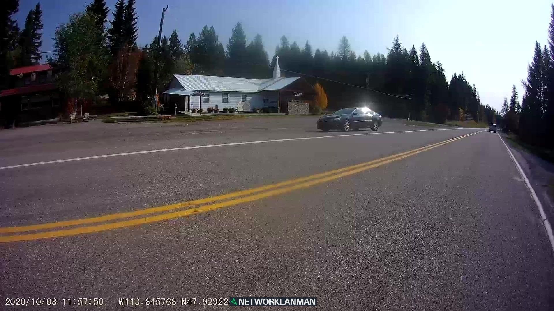 Street view near Laughing Horse Lodge, Bigfork — © networklanman (CC BY-SA · Mapillary)