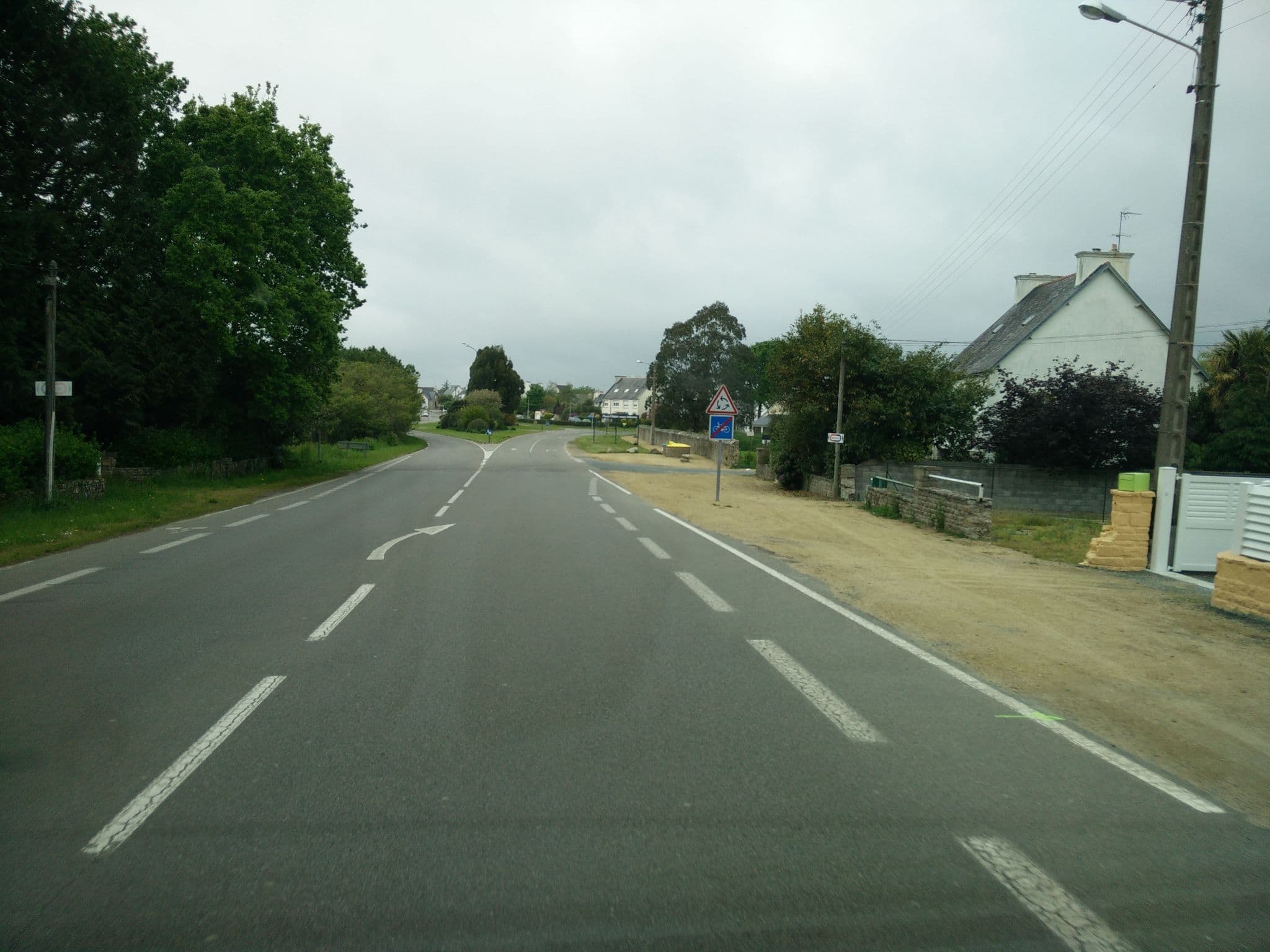 Street view near Ellias, Pont-l'Abbé — © joostjakob (CC BY-SA · Mapillary)