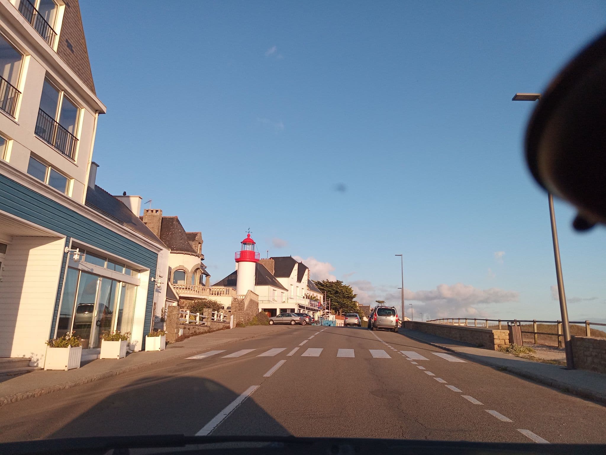 Street view near Hôtel Restaurant De La Plage, Audierne — © sceric (CC BY-SA · Mapillary)