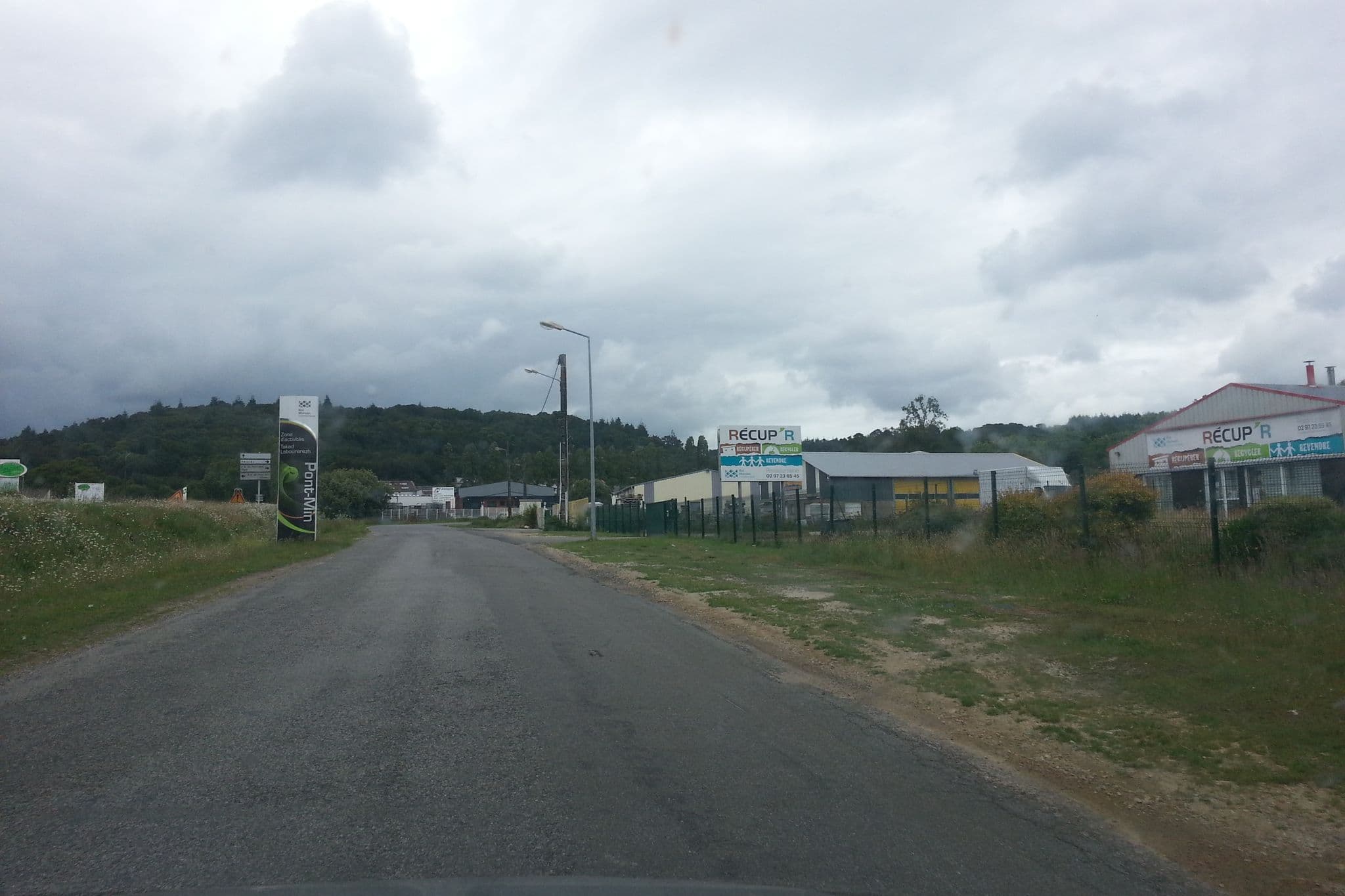 Street view near Bar hôtel restaurant Ty Blomen, Le Faouët — © c2ic (CC BY-SA · Mapillary)
