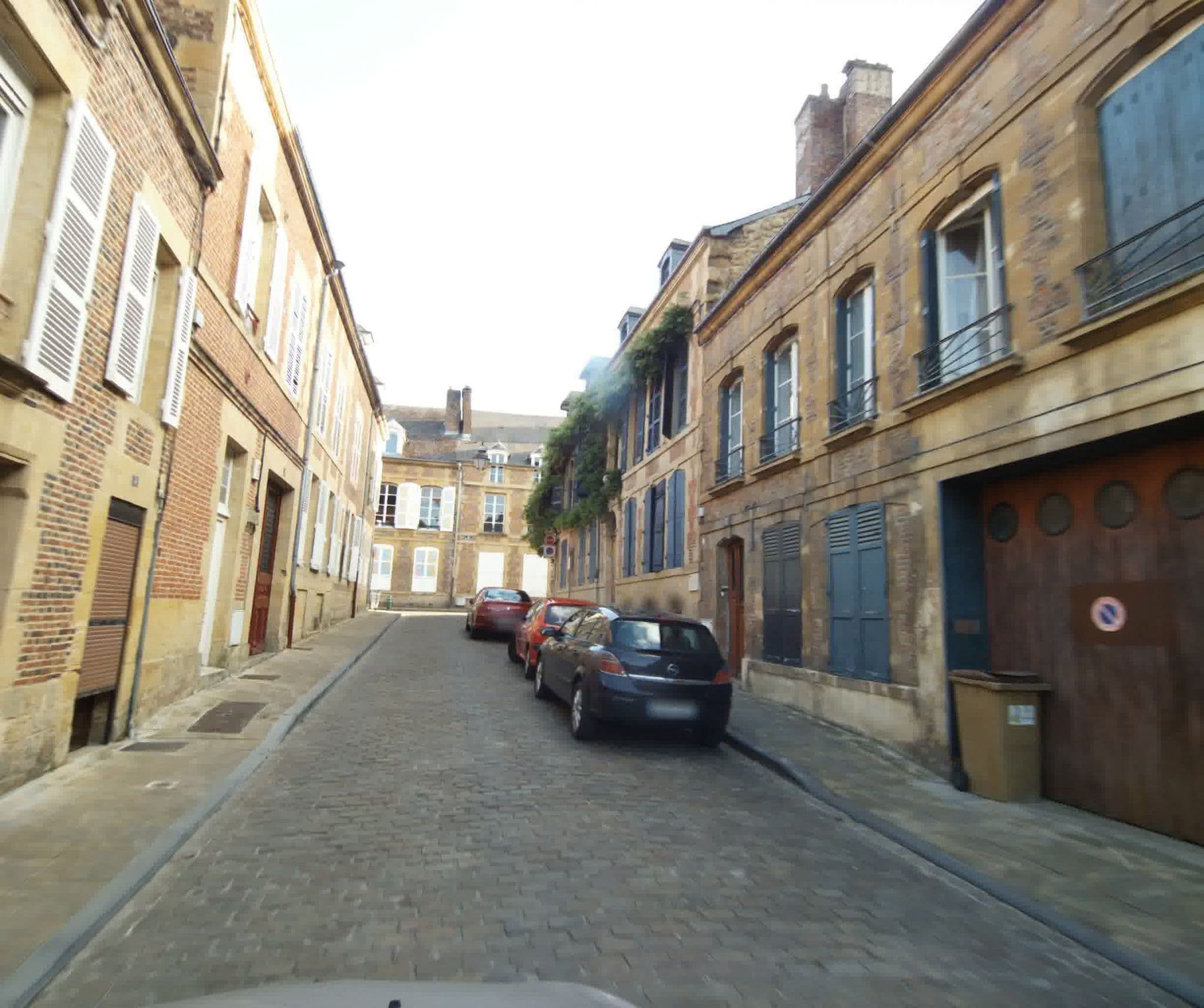 Street view near Suites Mana, Charleville-Mézières — © sogefi (CC BY-SA · Mapillary)