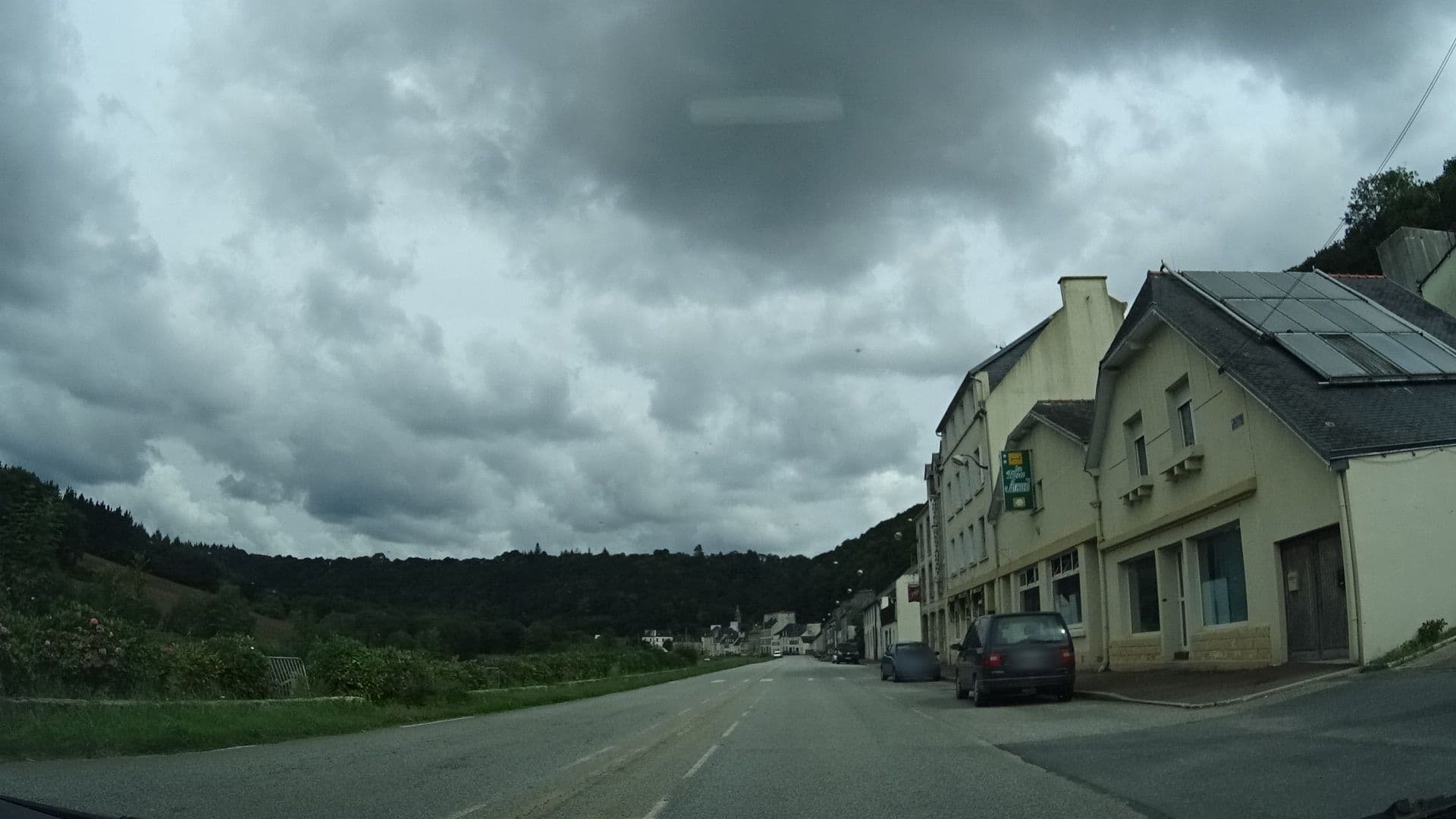 Street view near Résidence au Fil de l'Eau, Châteaulin — © ljbouere (CC BY-SA · Mapillary)