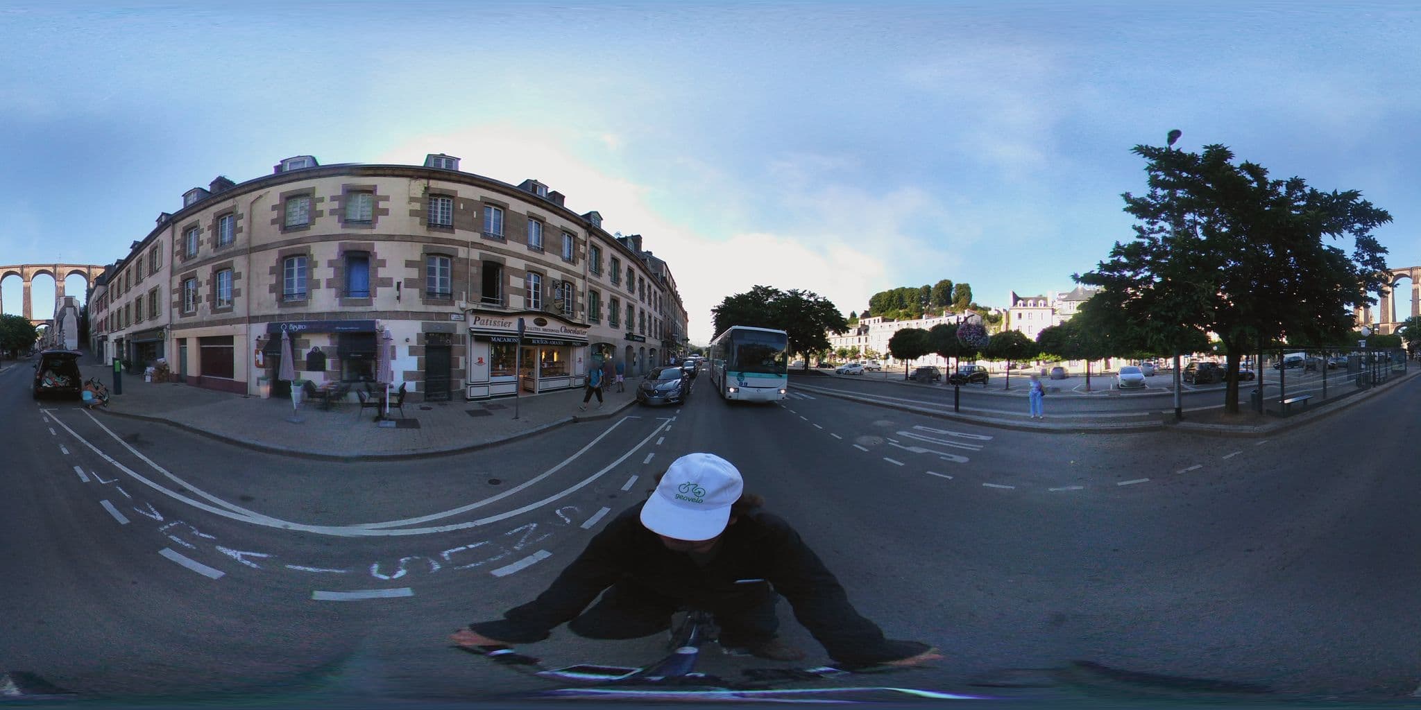 Street view near Selectour - Visages du Monde, Morlaix — © geovelo (CC BY-SA · Mapillary)