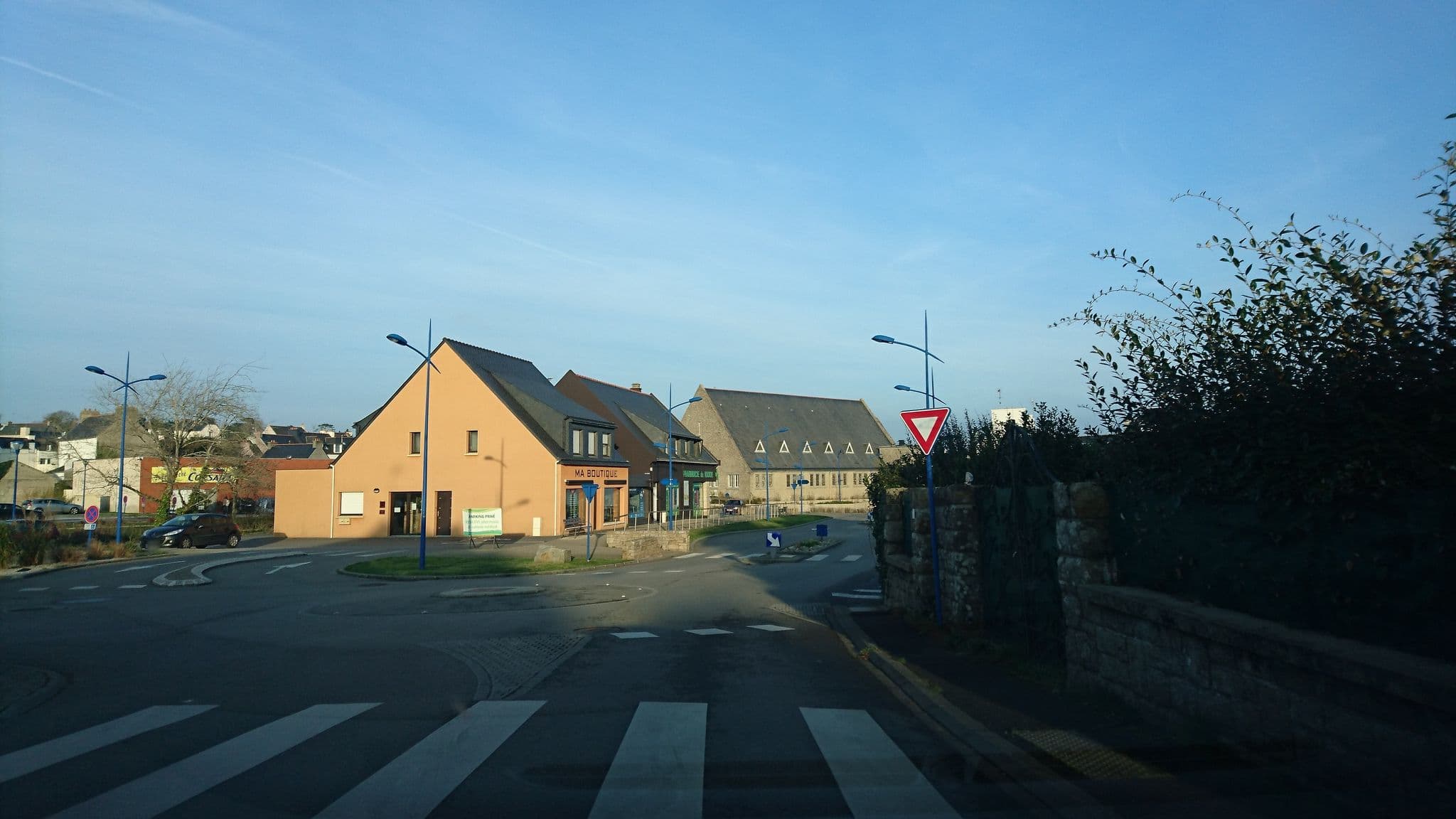 Street view near Leo Lagrange Loisirs, Crozon — © ljbouere (CC BY-SA · Mapillary)