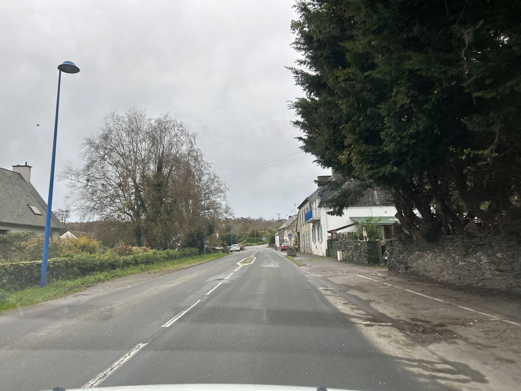 Street view near Auberge Du Poisson Blanc, Gouézec — © Cedric29 (CC BY-SA · Mapillary)