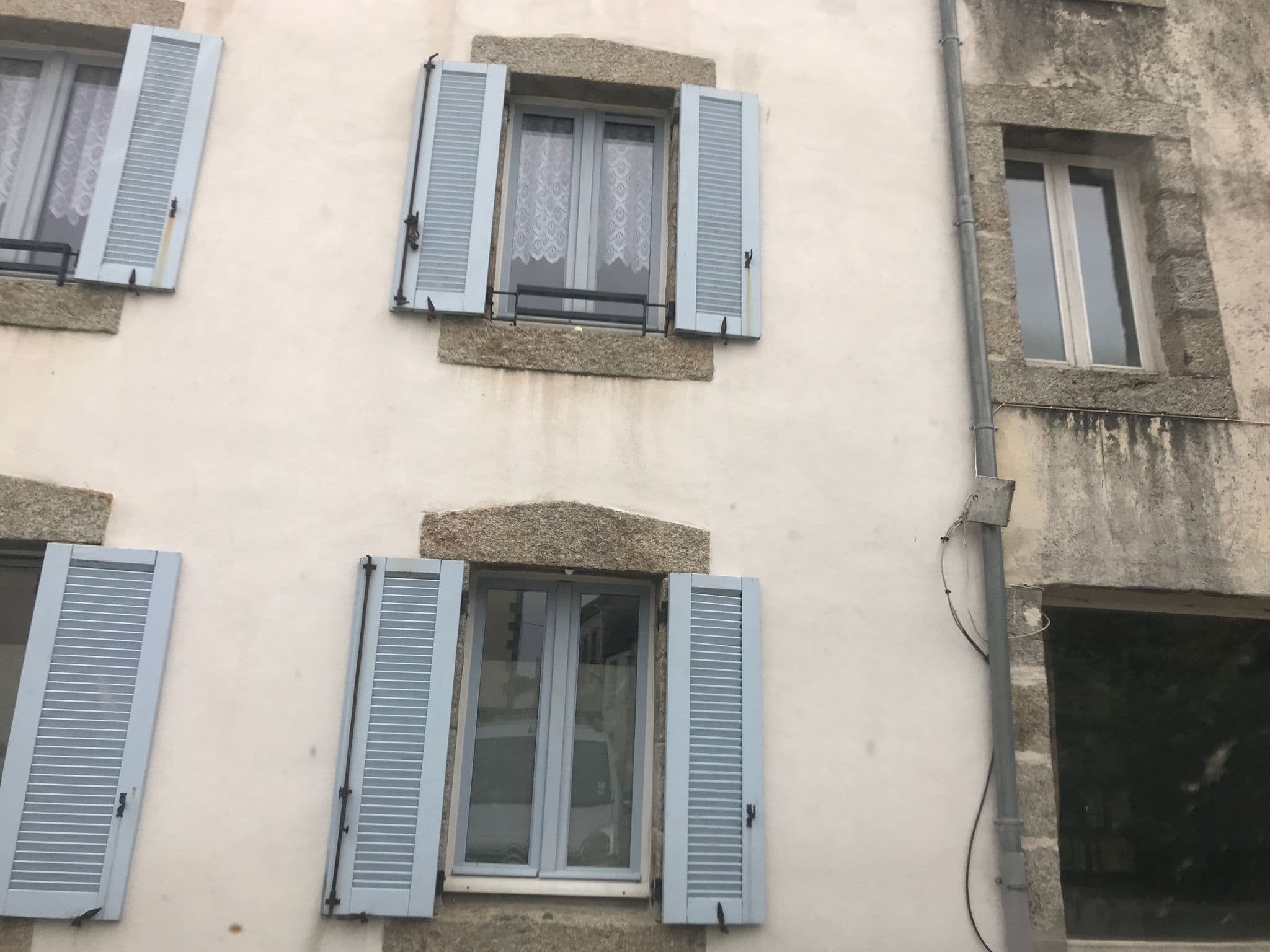 Street view near Hôtel Restaurant Roc'h Trédudon, Plounéour-Ménez — © kapu (CC BY-SA · Mapillary)