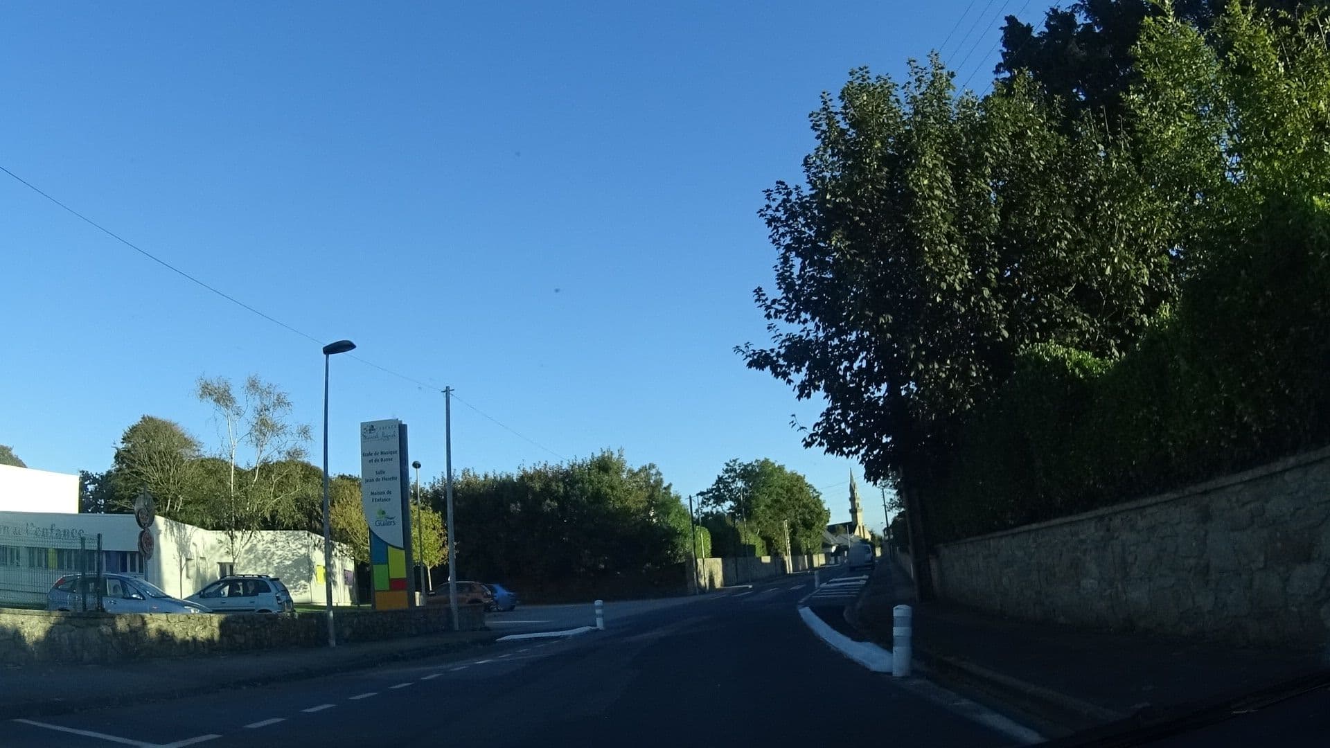 Street view near Centre Loisirs Sans Hébergement, Guilers — © ljbouere (CC BY-SA · Mapillary)