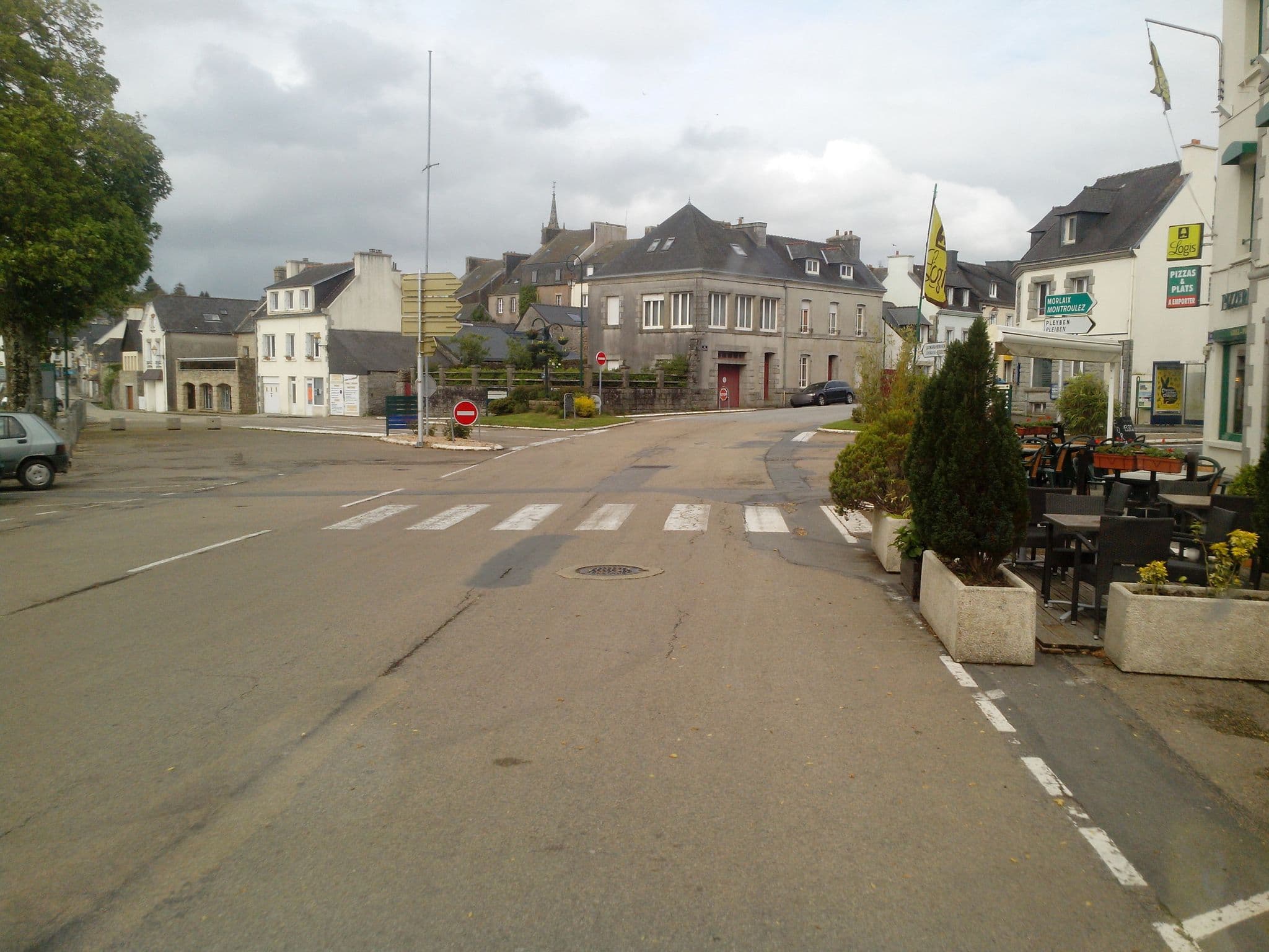 Street view near Hôtel du Lac, Huelgoat — © hamlet (CC BY-SA · Mapillary)