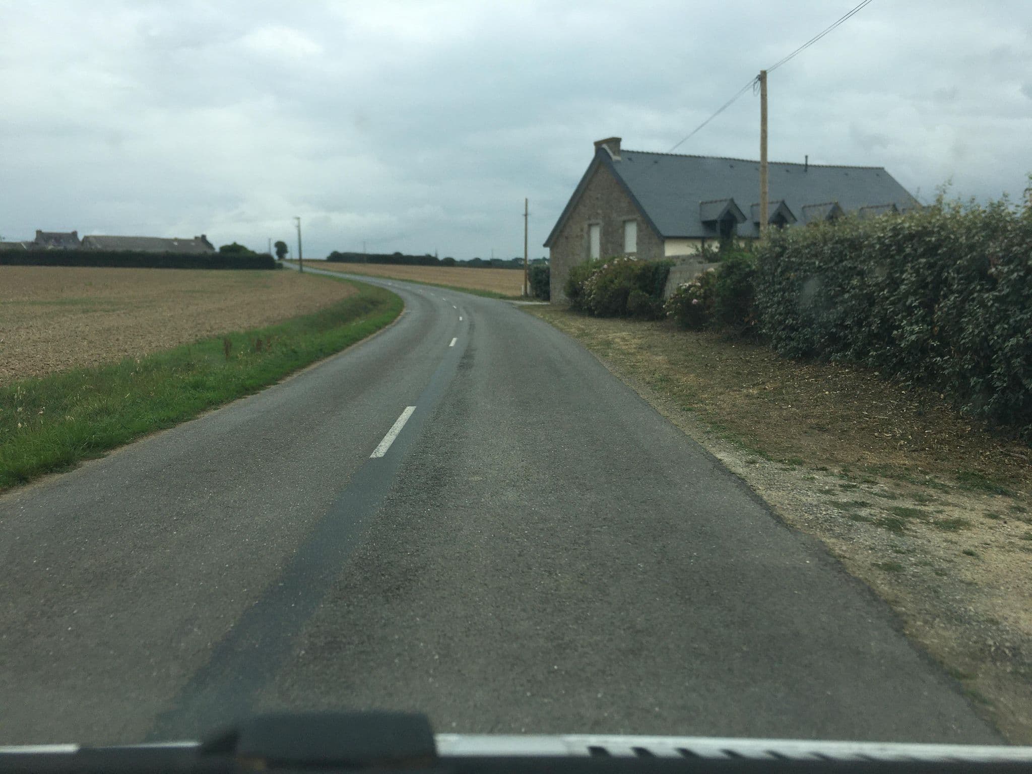 Street view near Domaine de Kerantroad, Plomodiern — © raymond (CC BY-SA · Mapillary)