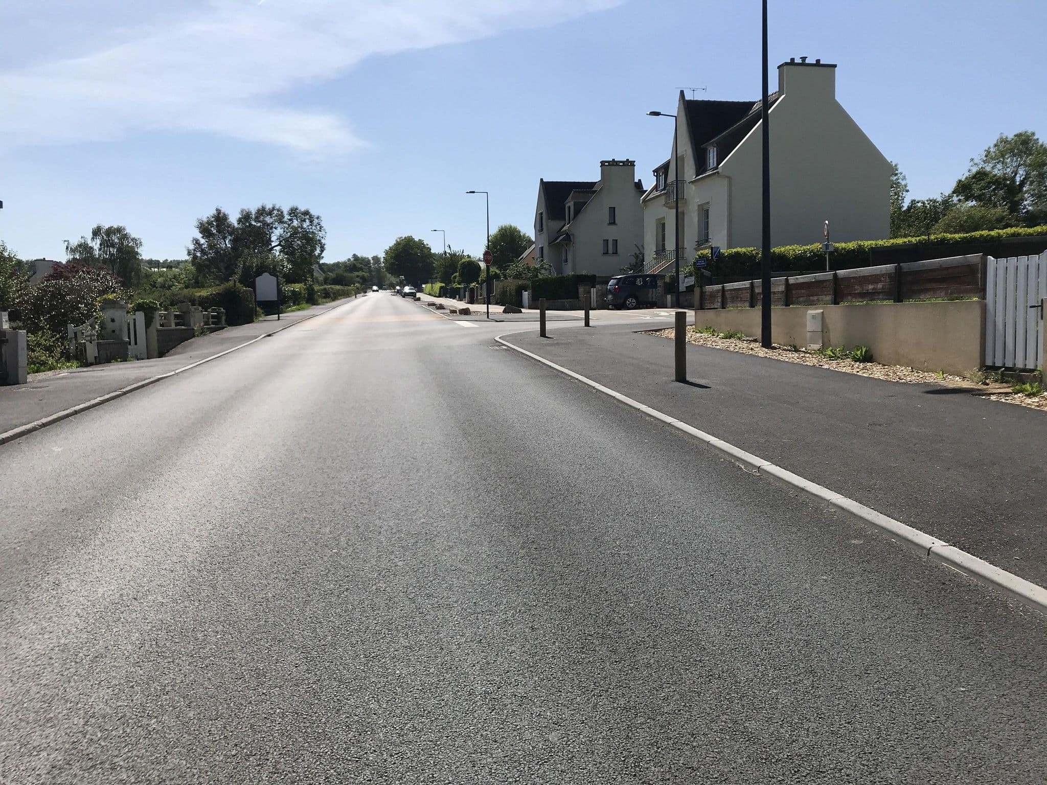 Street view near L'Escale Fleurie, Daoulas — © josmougn (CC BY-SA · Mapillary)