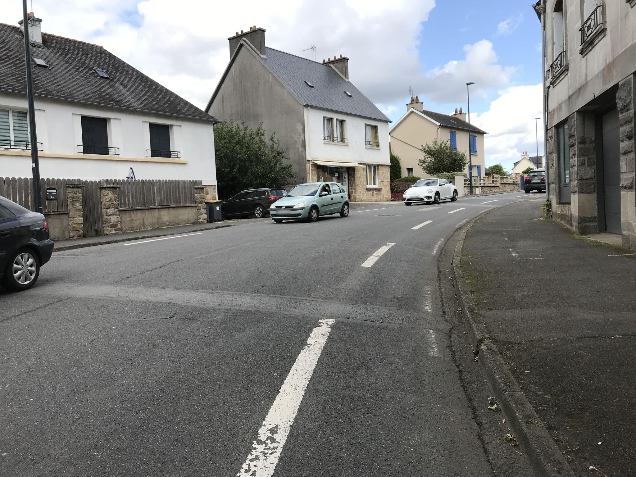Street view near Auberge de Keranden, Landerneau — © josmougn (CC BY-SA · Mapillary)