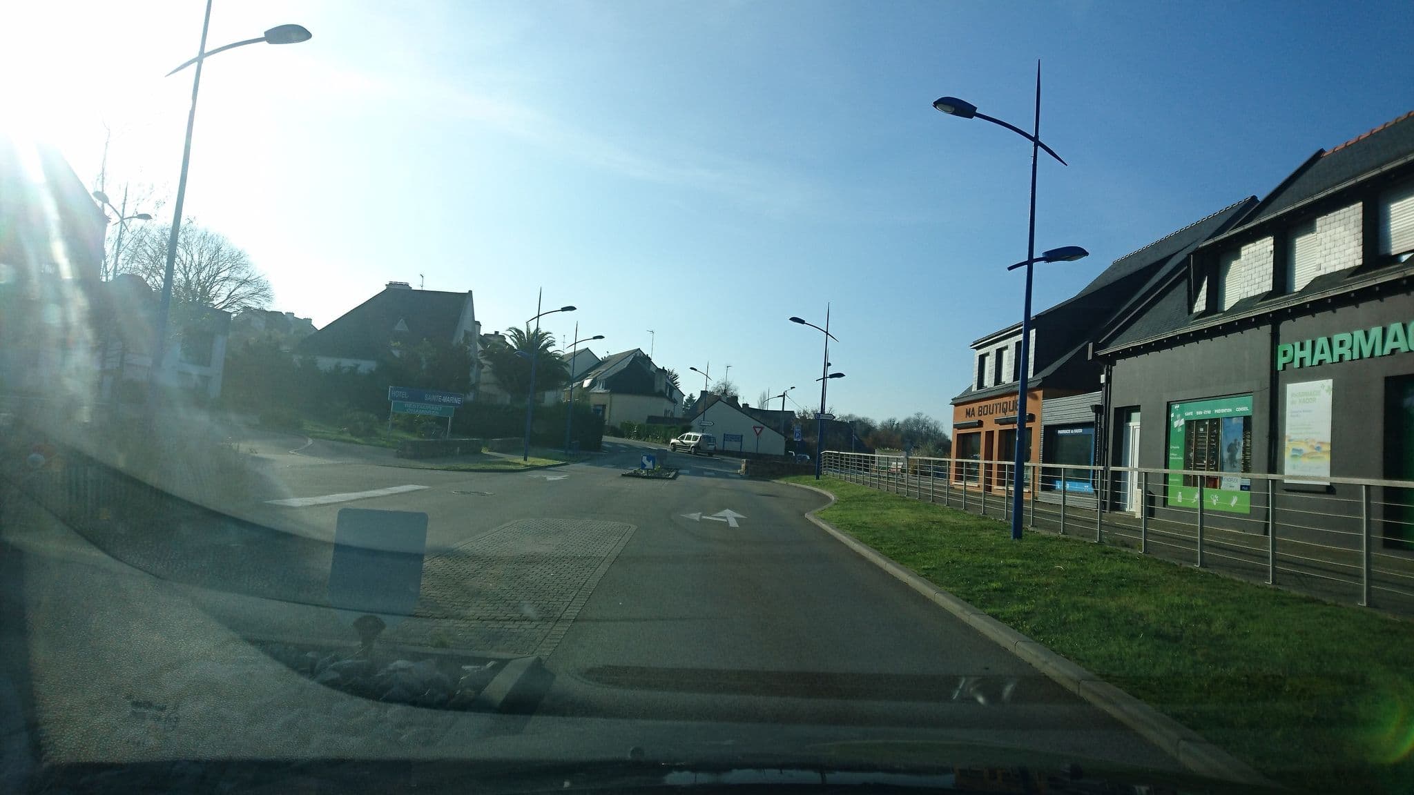 Street view near Hôtel Sainte Marine Léo Lagrange, Crozon — © ljbouere (CC BY-SA · Mapillary)