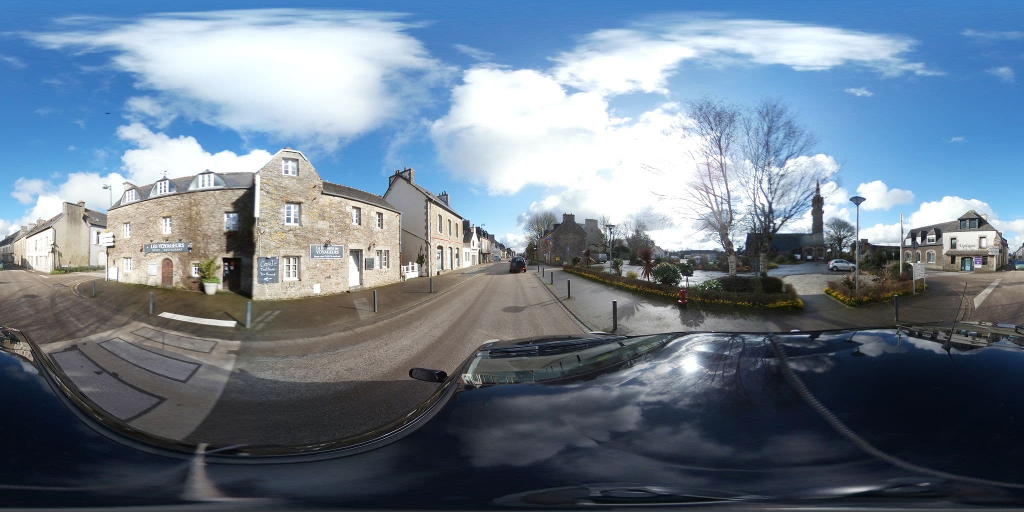 Street view near Les Voyageurs, Plouzévédé — © c_mobilite (CC BY-SA · Mapillary)