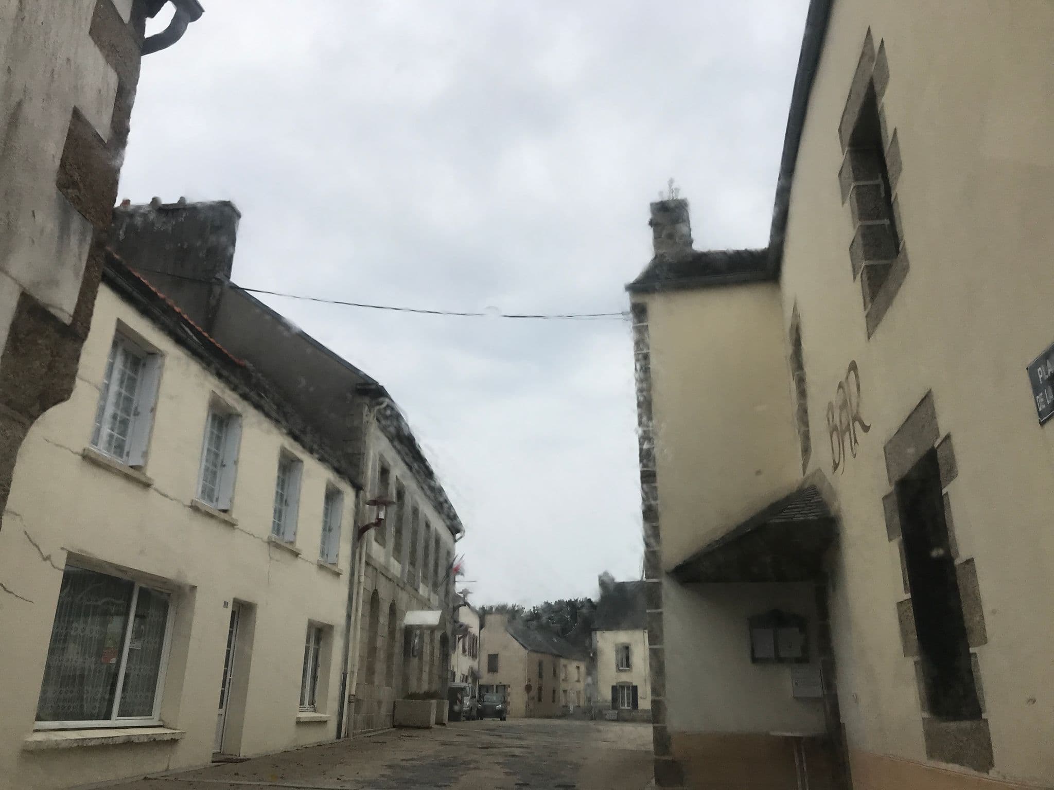 Street view near Tabacs, Plounéour-Ménez — © kapu (CC BY-SA · Mapillary)