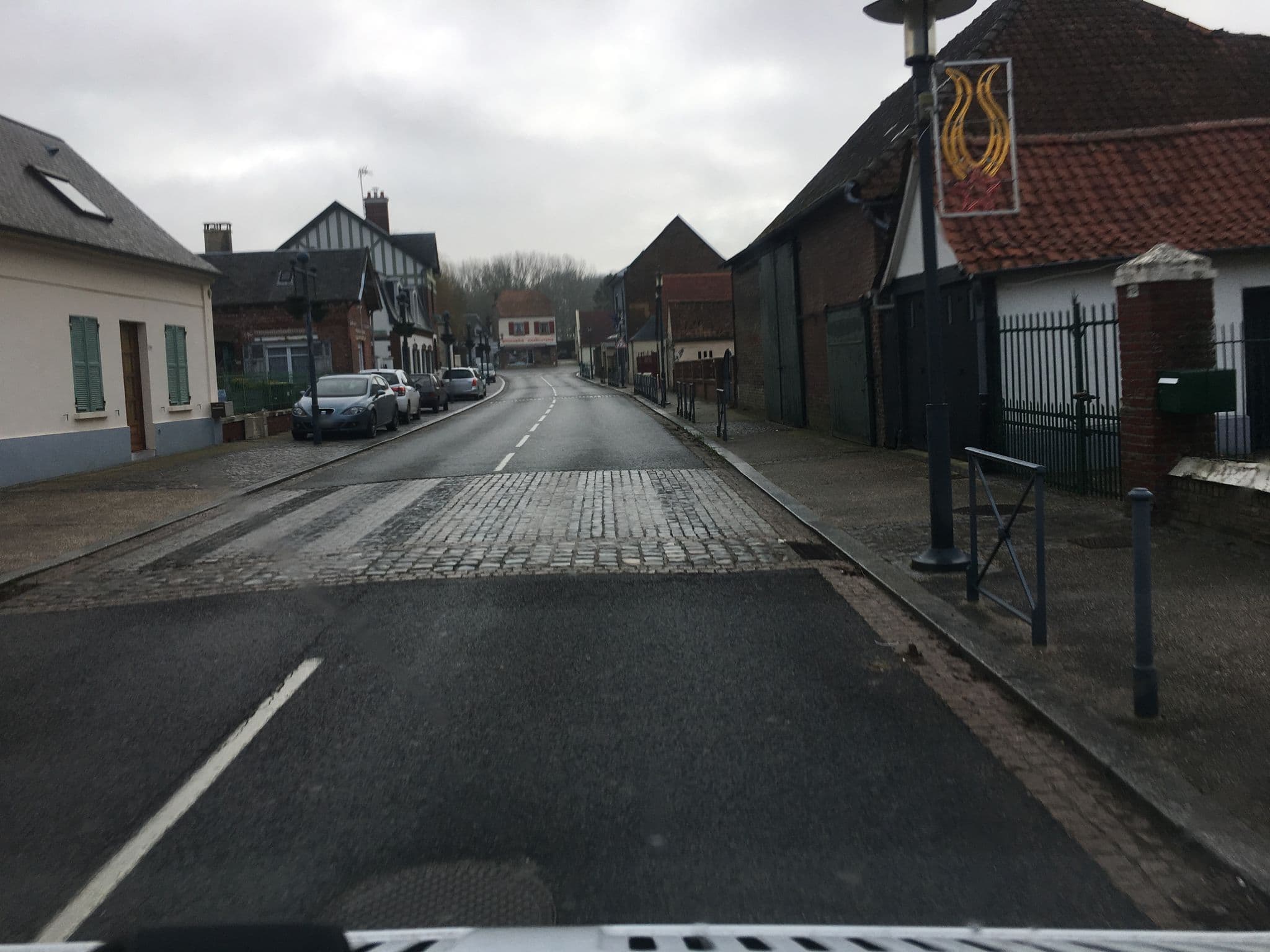 Street view near L'Ourasiane, Sailly-Flibeaucourt — © raymond (CC BY-SA · Mapillary)