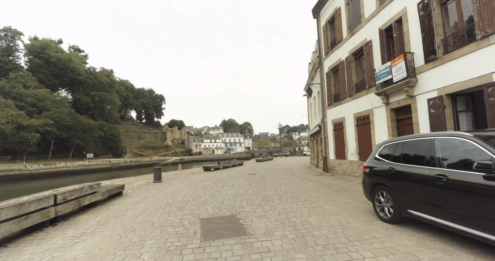 Street view near Hotel Kyriad, Auray — © sogefi (CC BY-SA · Mapillary)