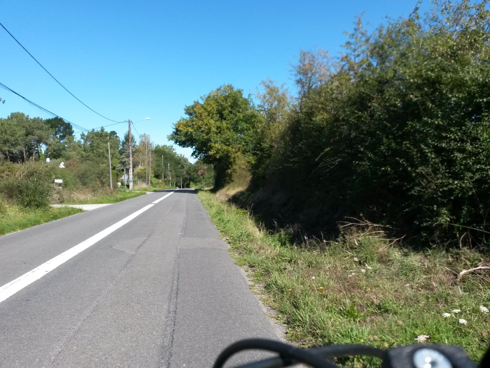 Street view near Ti'm Koadeg, Saint-Molf — © rausk (CC BY-SA · Mapillary)