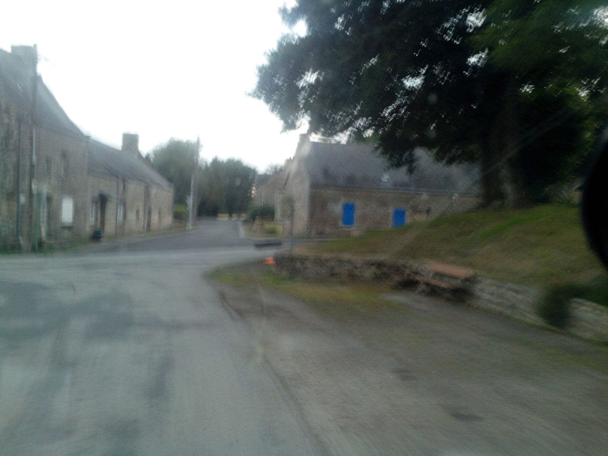 Street view near Résidence du Gros Chêne, Plumelec — © hamlet (CC BY-SA · Mapillary)