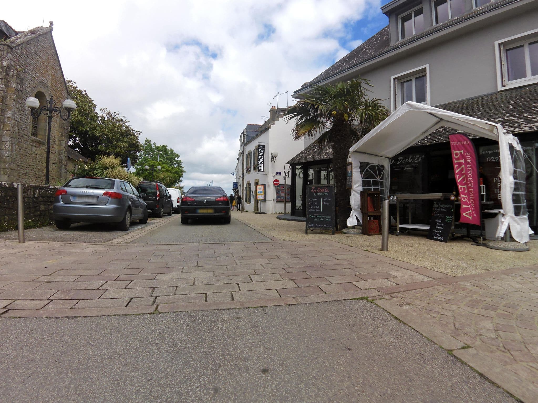 Street view near Hôtel La Voile, Locmariaquer — © hamlet (CC BY-SA · Mapillary)