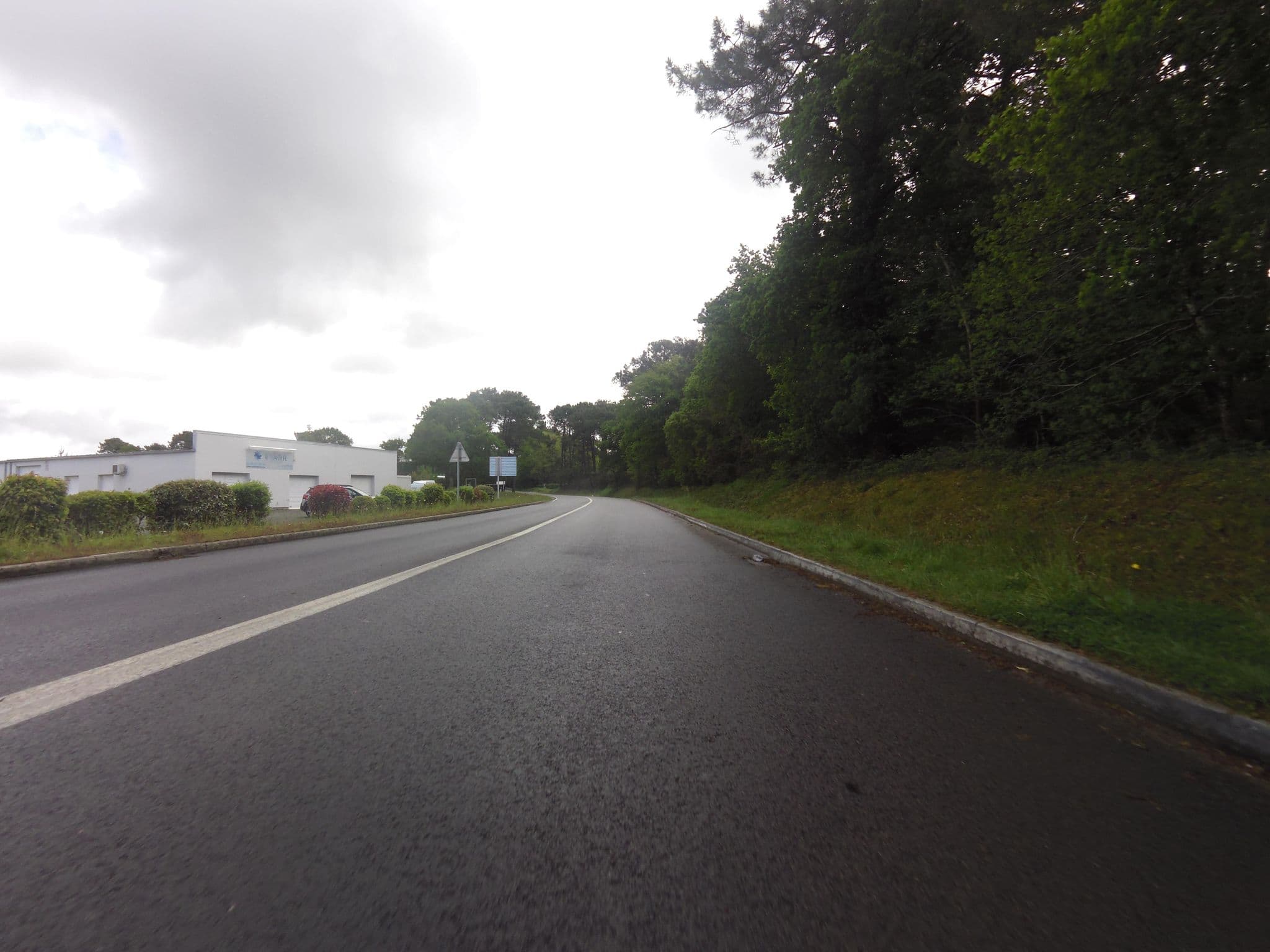 Street view near Bertrand, Plougoumelen — © hamlet (CC BY-SA · Mapillary)