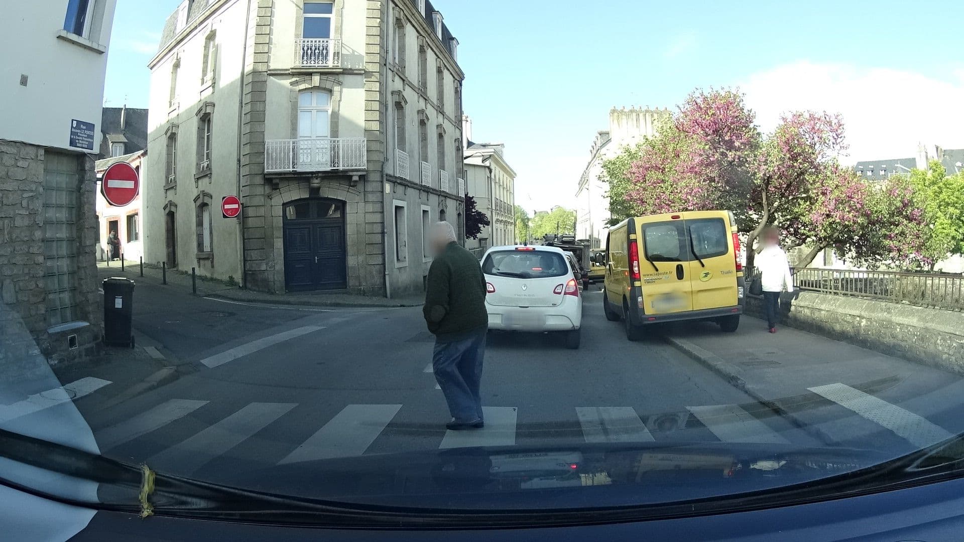 Street view near La villa Garenne, Vannes — © ljbouere (CC BY-SA · Mapillary)
