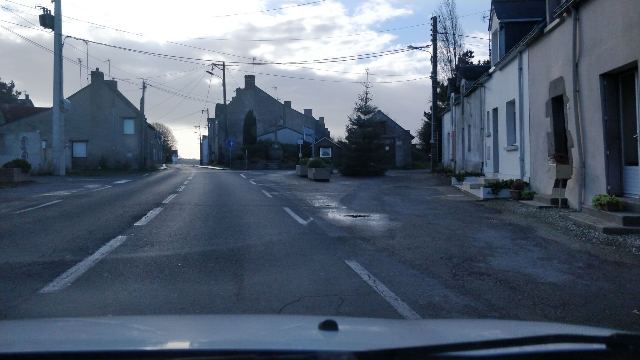Street view near Le Bretagne Hôtel, Assérac — © mgageo (CC BY-SA · Mapillary)