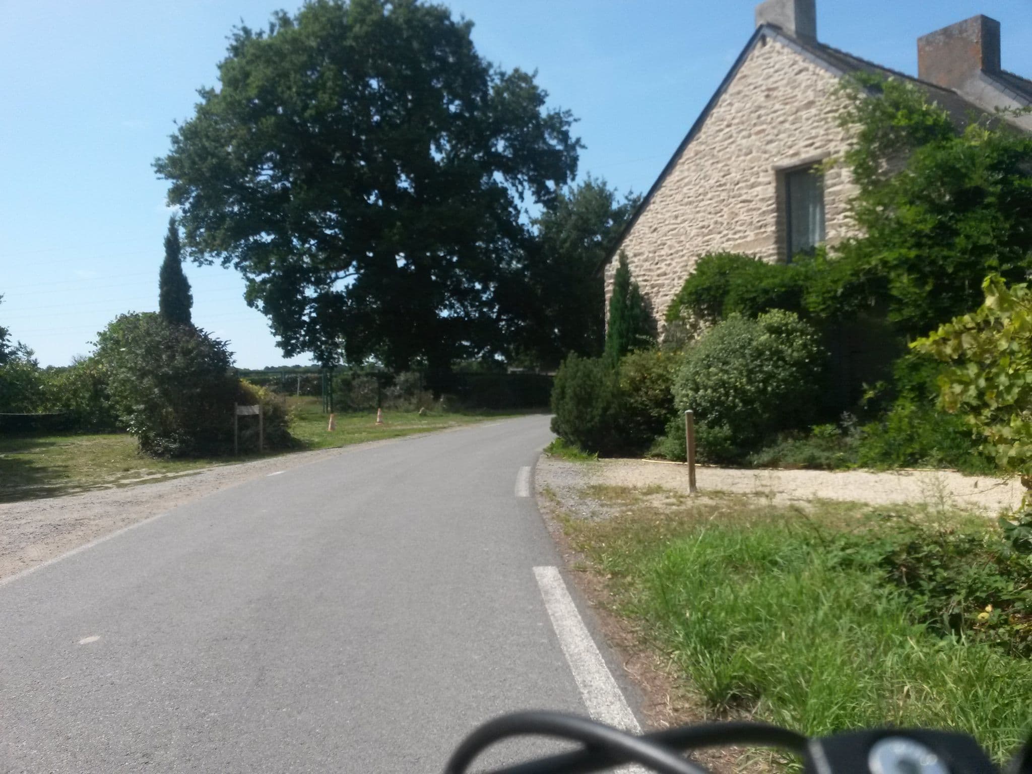 Street view near Gites les Colombes, Guérande — © rausk (CC BY-SA · Mapillary)