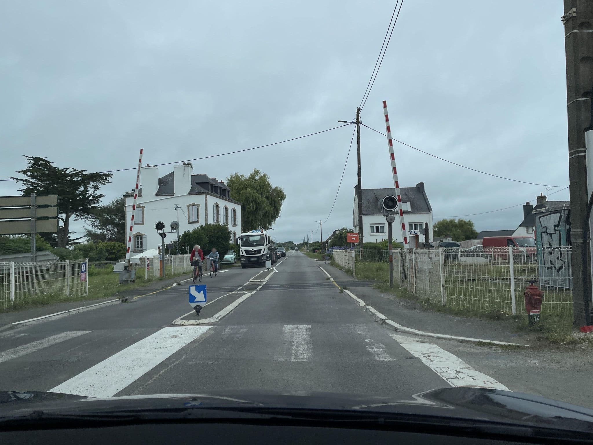 Street view near Sarl Camping les Bruyeres, Plouharnel — © kino (CC BY-SA · Mapillary)