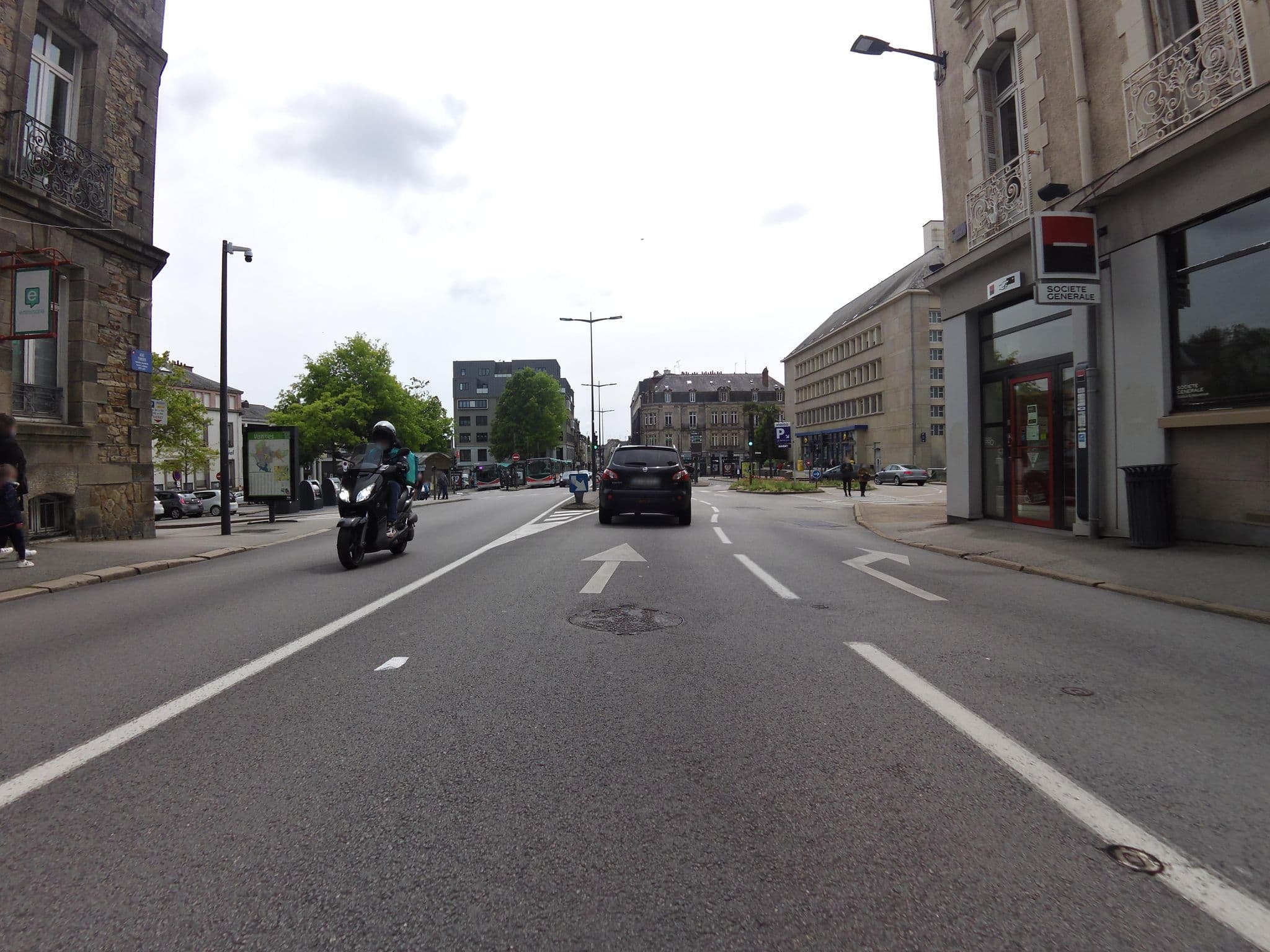 Street view near Selectour - Celtea Voyages, Vannes — © hamlet (CC BY-SA · Mapillary)