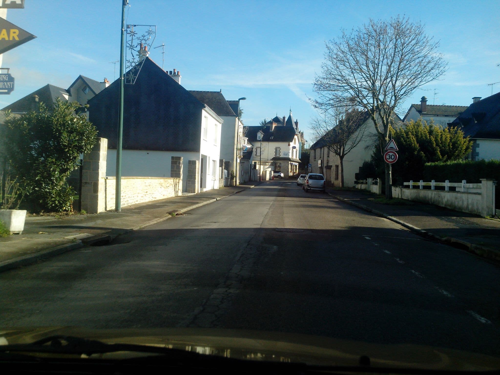 Street view near Le Thalassa, Ploërmel — © hamlet (CC BY-SA · Mapillary)