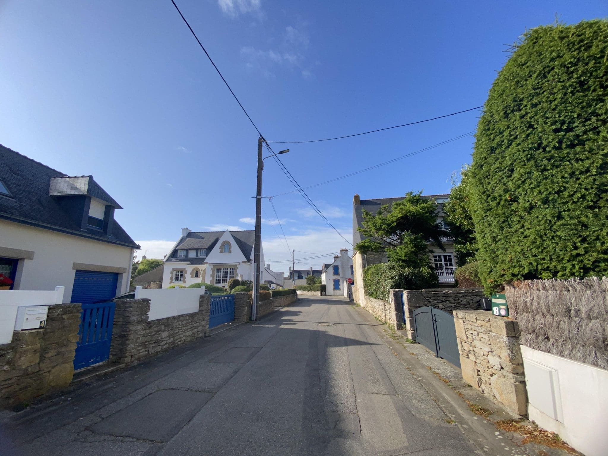 Street view near Auberge de Jeunesse, Quiberon — © deleted_user (CC BY-SA · Mapillary)