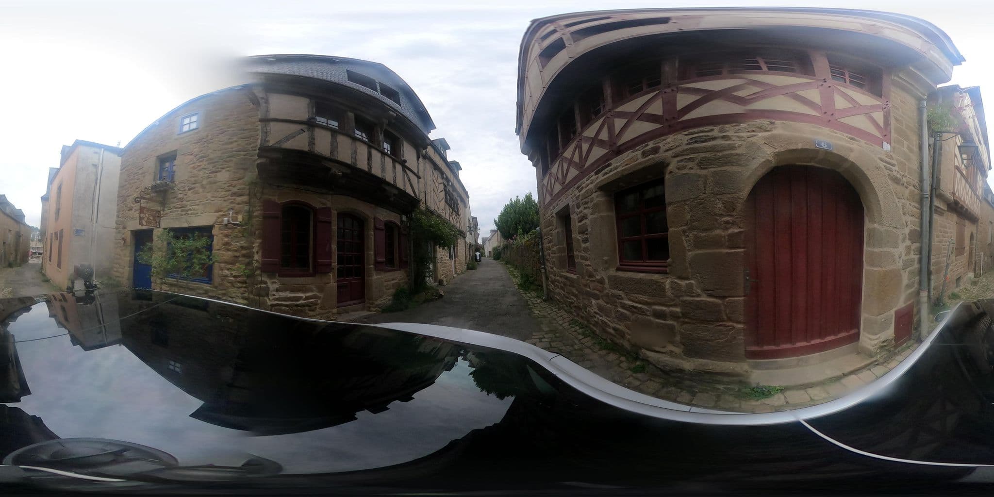 Street view near Appartement T3 en souplex sur le port de Saint Goustan, Auray — © sogefi (CC BY-SA · Mapillary)
