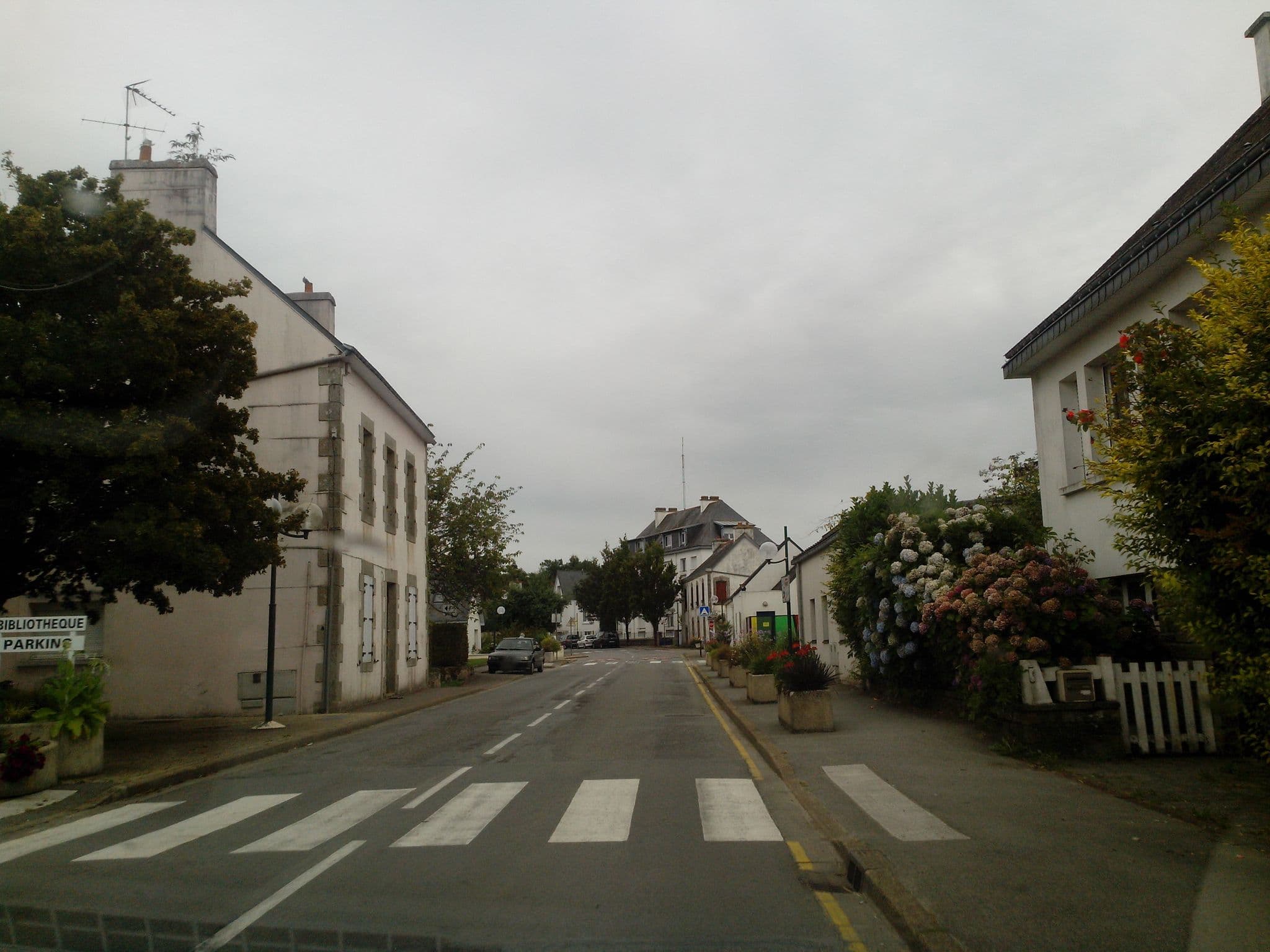 Street view near L'Orangerie de Cornouaille, Arzano — © hamlet (CC BY-SA · Mapillary)